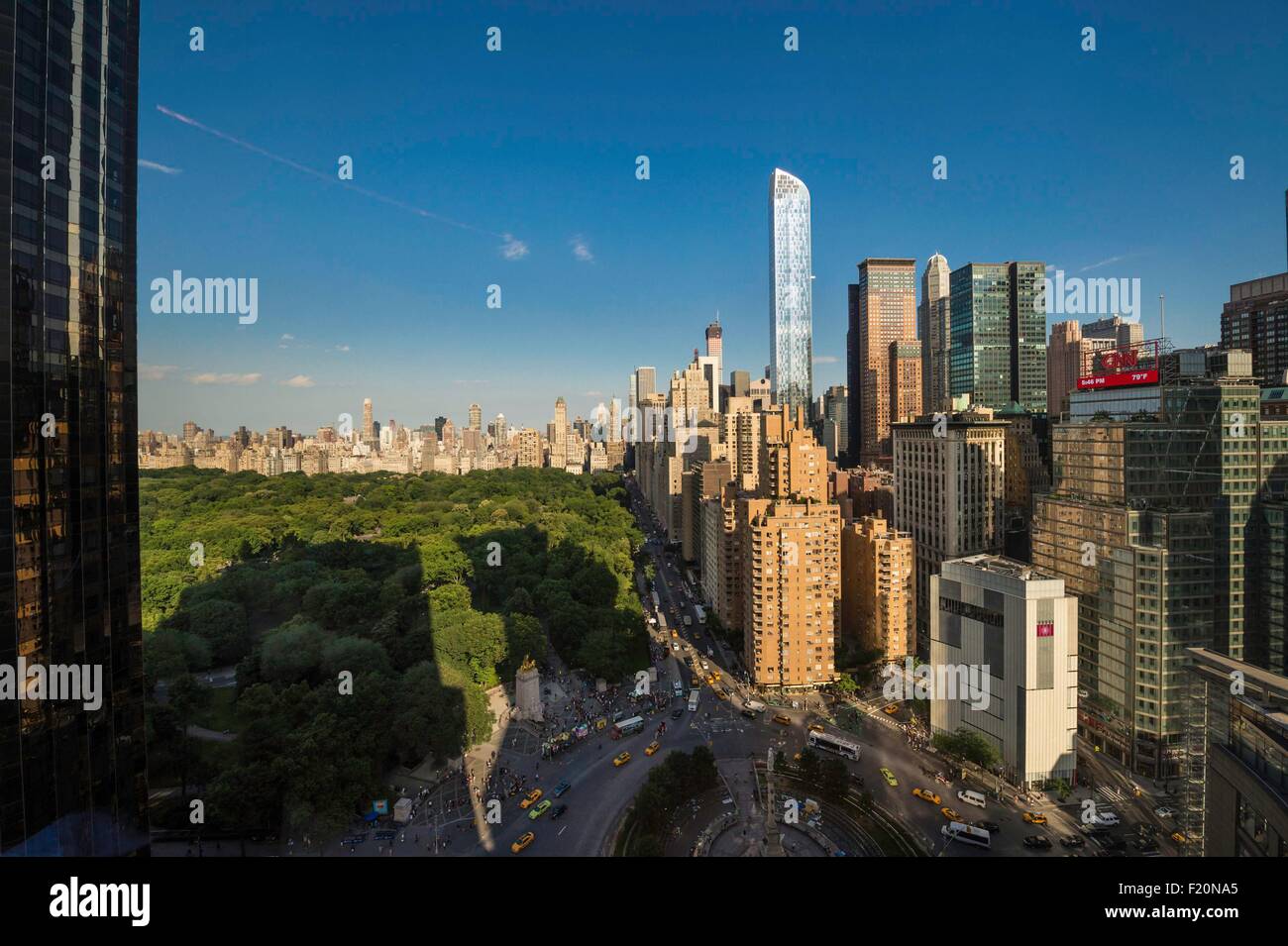 Stati Uniti, New York City, Manhattan Upper West Side, Columbus Circle, grattacieli, Central Park e la uno57 edificio costruito nel 2014 Foto Stock