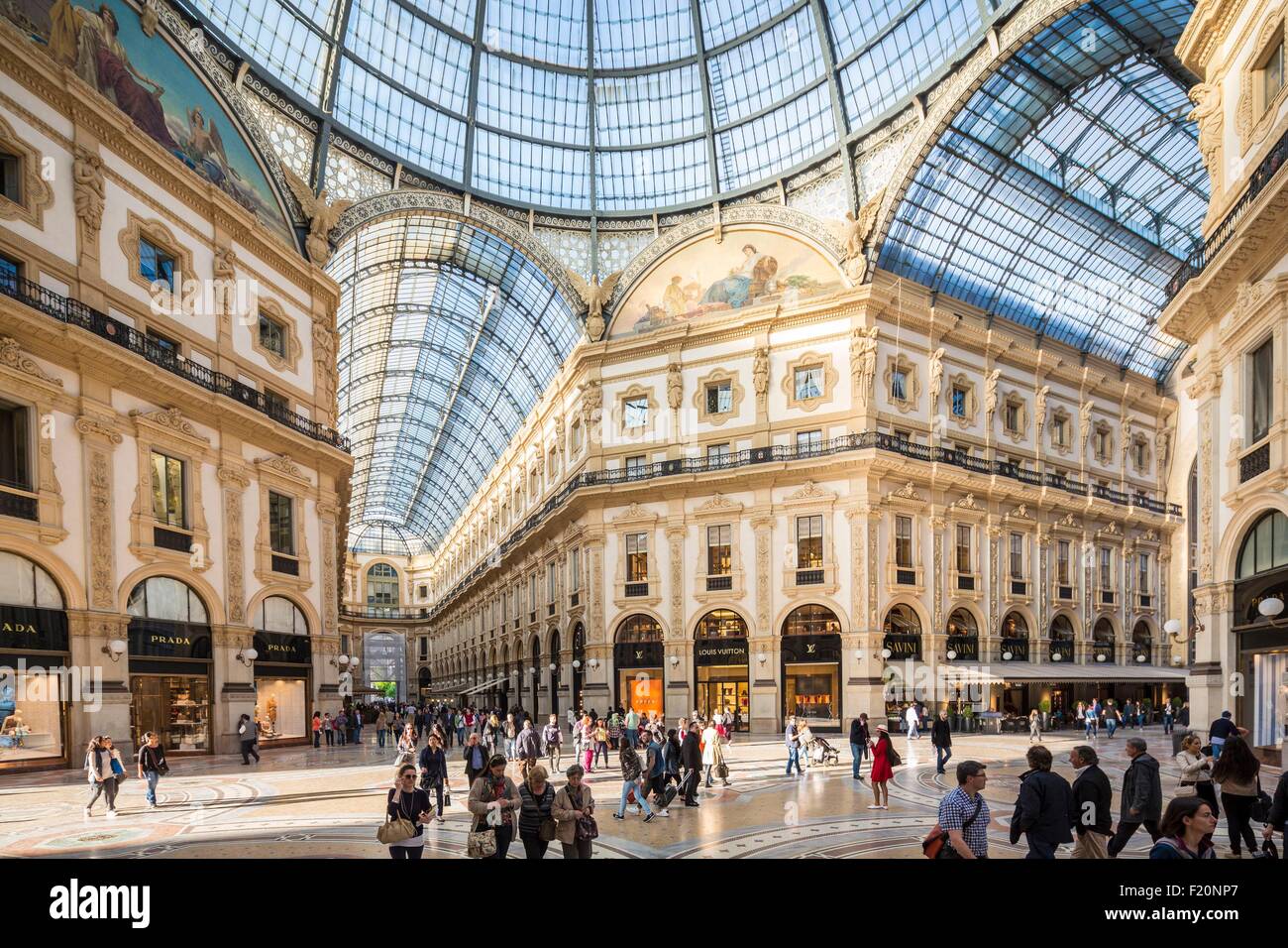 L'Italia, Lombardia, Milano, Vittorio Emanuele II, galleria shopping arcade costruito sul XIX secolo da Giuseppe Mengoni Foto Stock