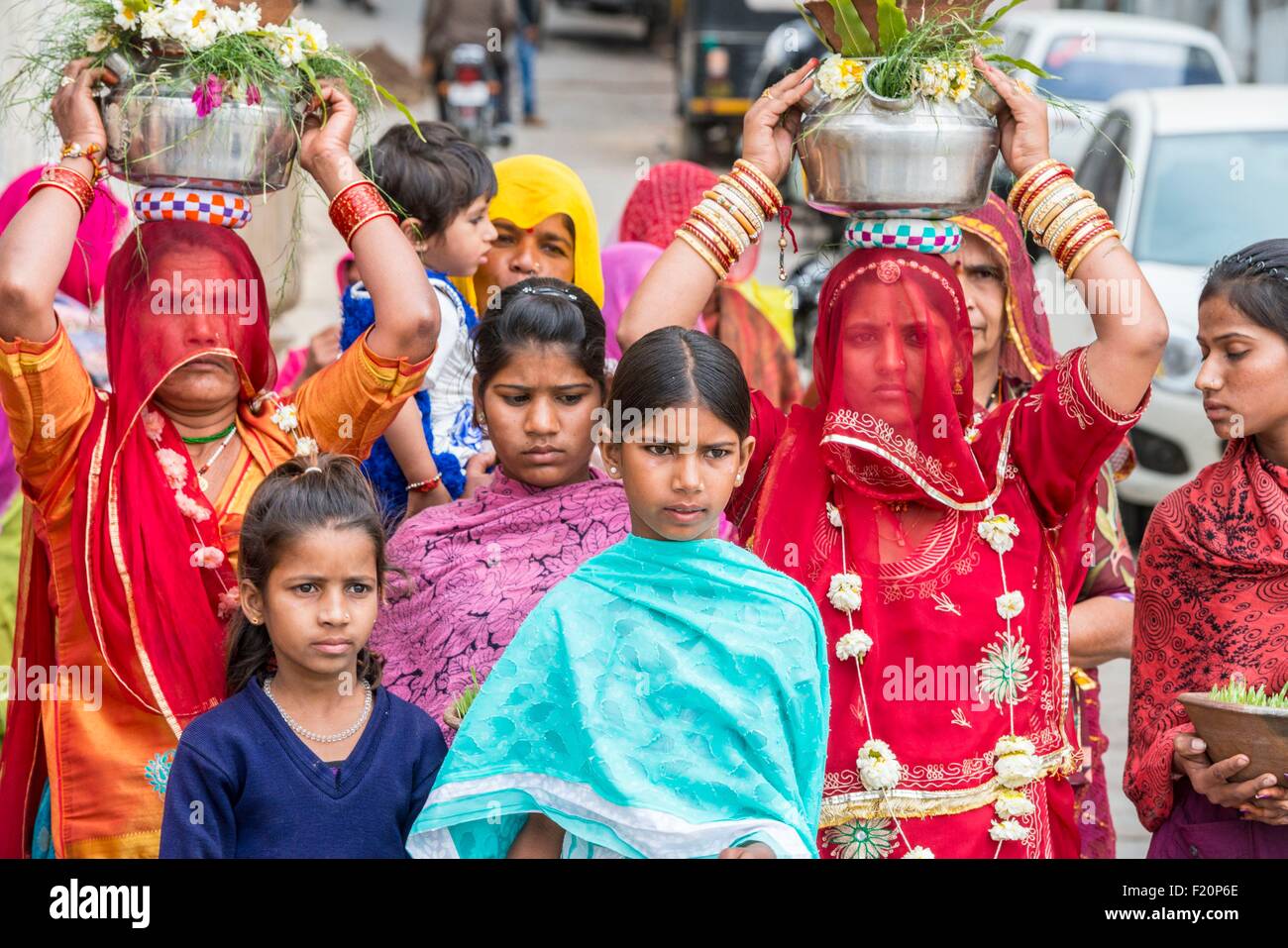 India Rajasthan, Udaipur, cerimonia di nozze lungo lago Pichola Foto Stock