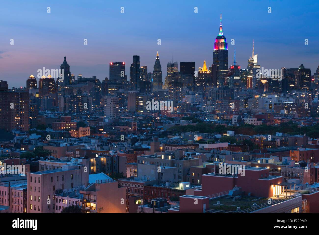Stati Uniti, New York, Brooklyn, Manhattan vista con l'Empire State Building Foto Stock