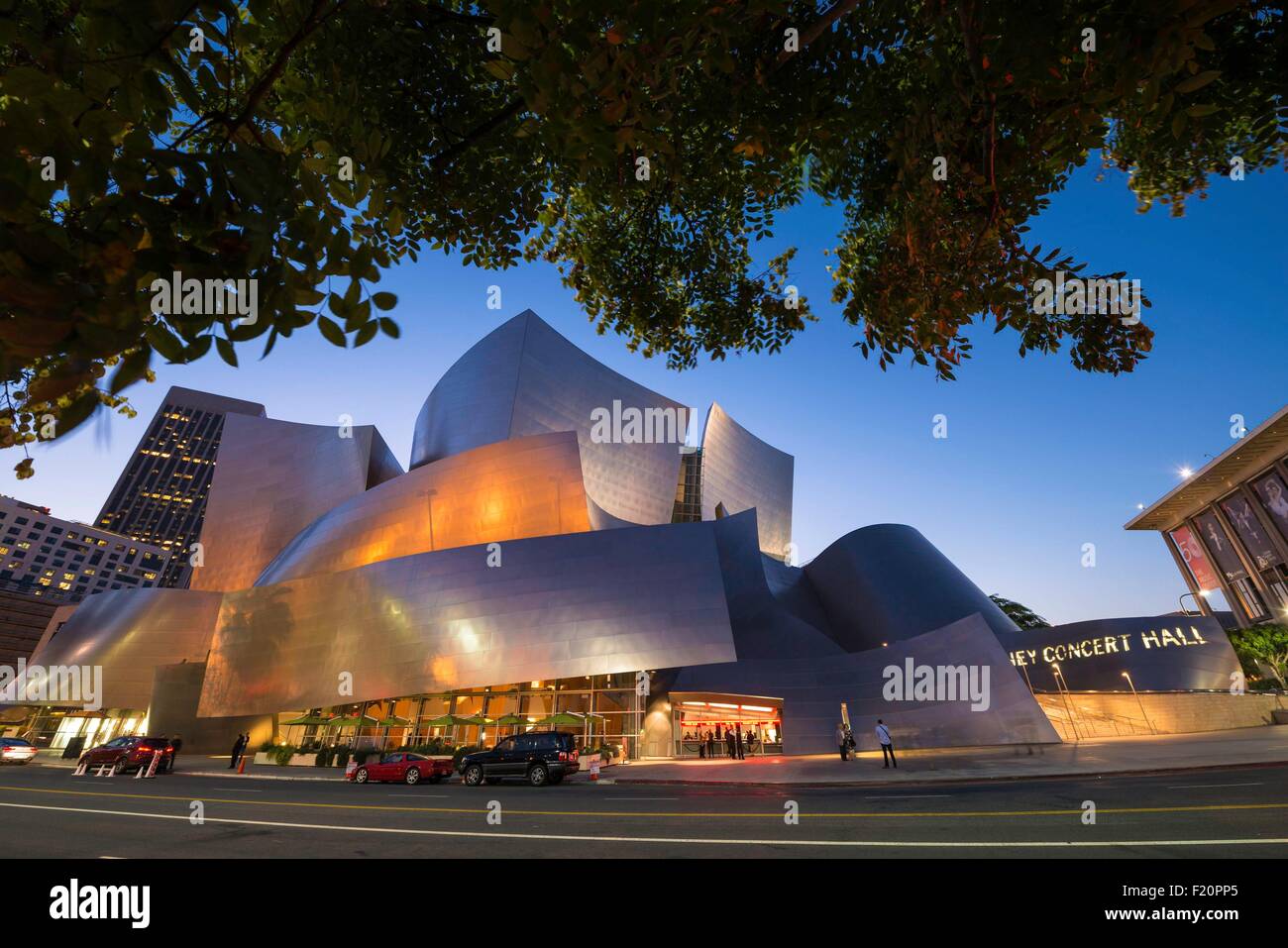 Gli Stati Uniti, California, Los Angeles, Disney Concert Hall progettato da Frank Gehry Foto Stock