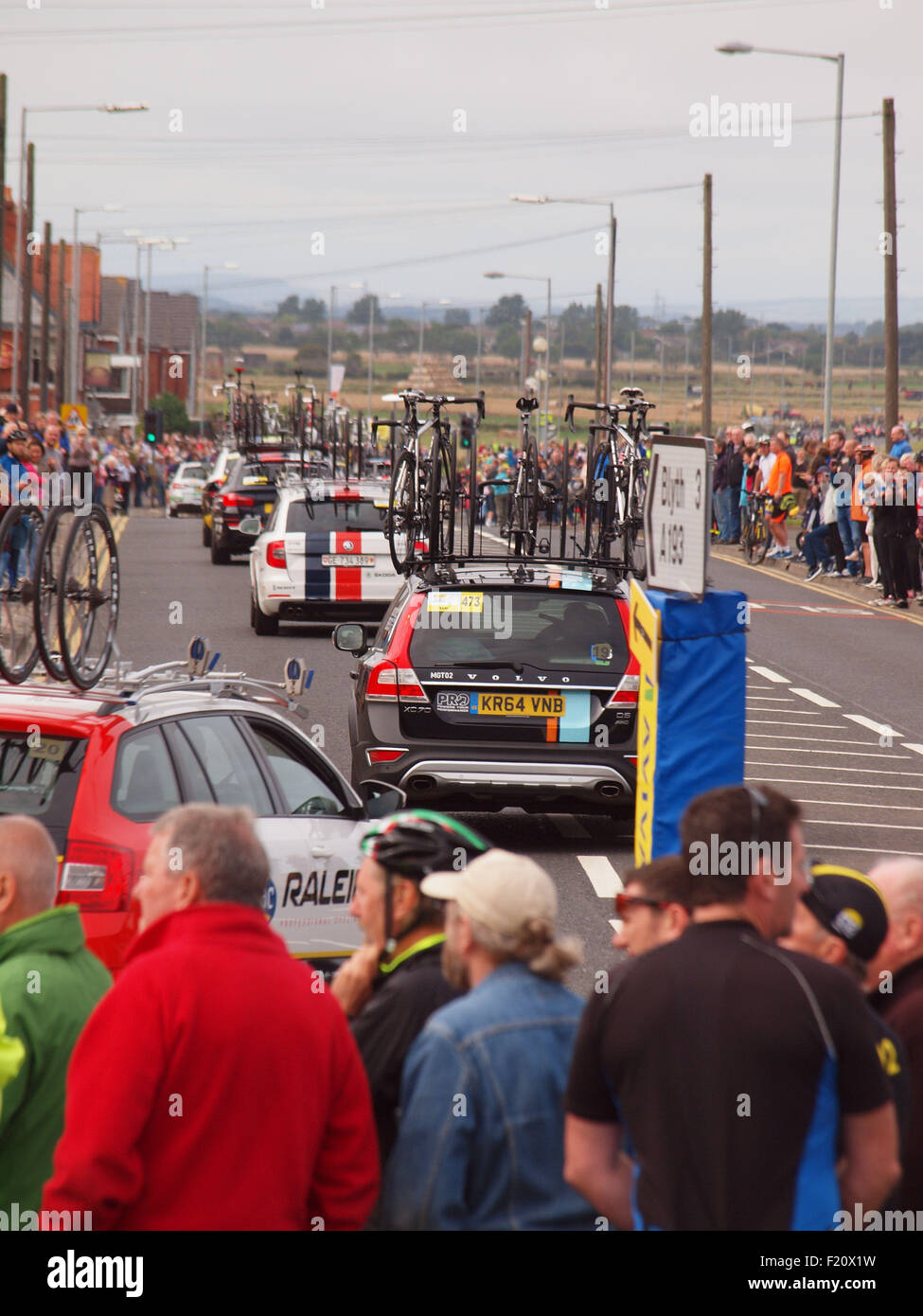 Newcasrle Upon Tyne, 0° settembre 2015, UK News. Growds si riuniscono per guardare il ''Banco del ciclo di Gran Bretagna gara'' nella tappa finale a Seaton Sluice prima raciing blyth nel centro città. Credito: James Walsh Alamy/Live News Foto Stock