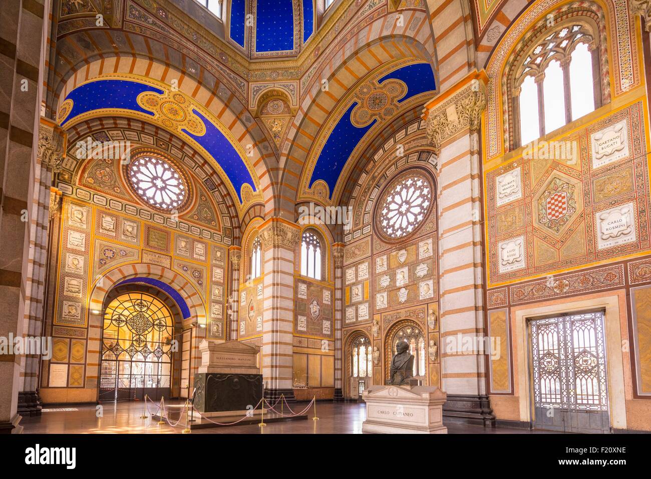 L'Italia, Lombardia, Milano, il cimitero monumentale, tomba di Alessandro Manzoni e Carlo Cattaneo Foto Stock
