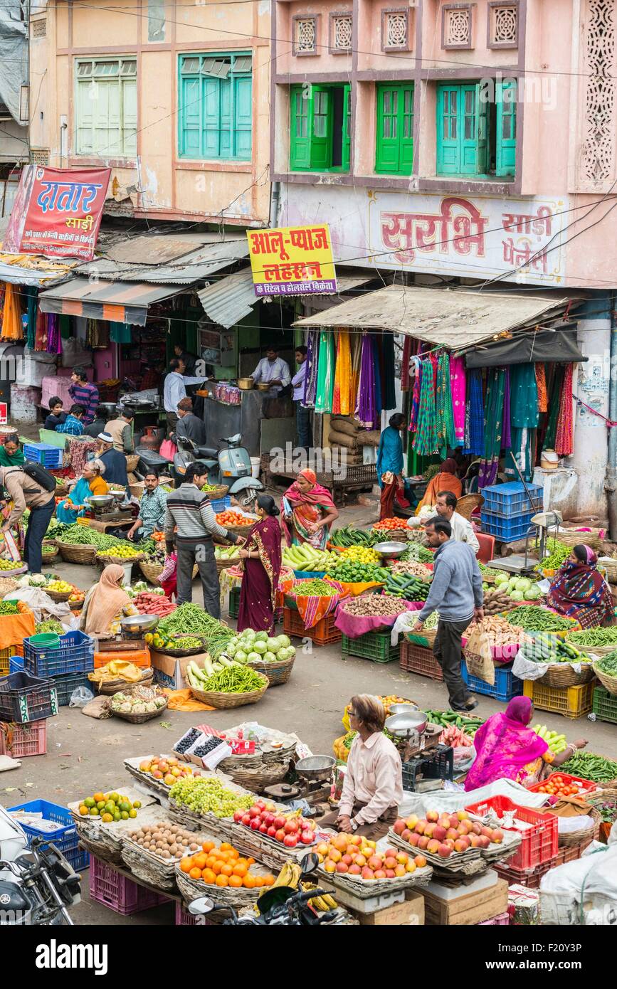 India Rajasthan, Udaipur, il mercato di frutta e verdura Foto Stock