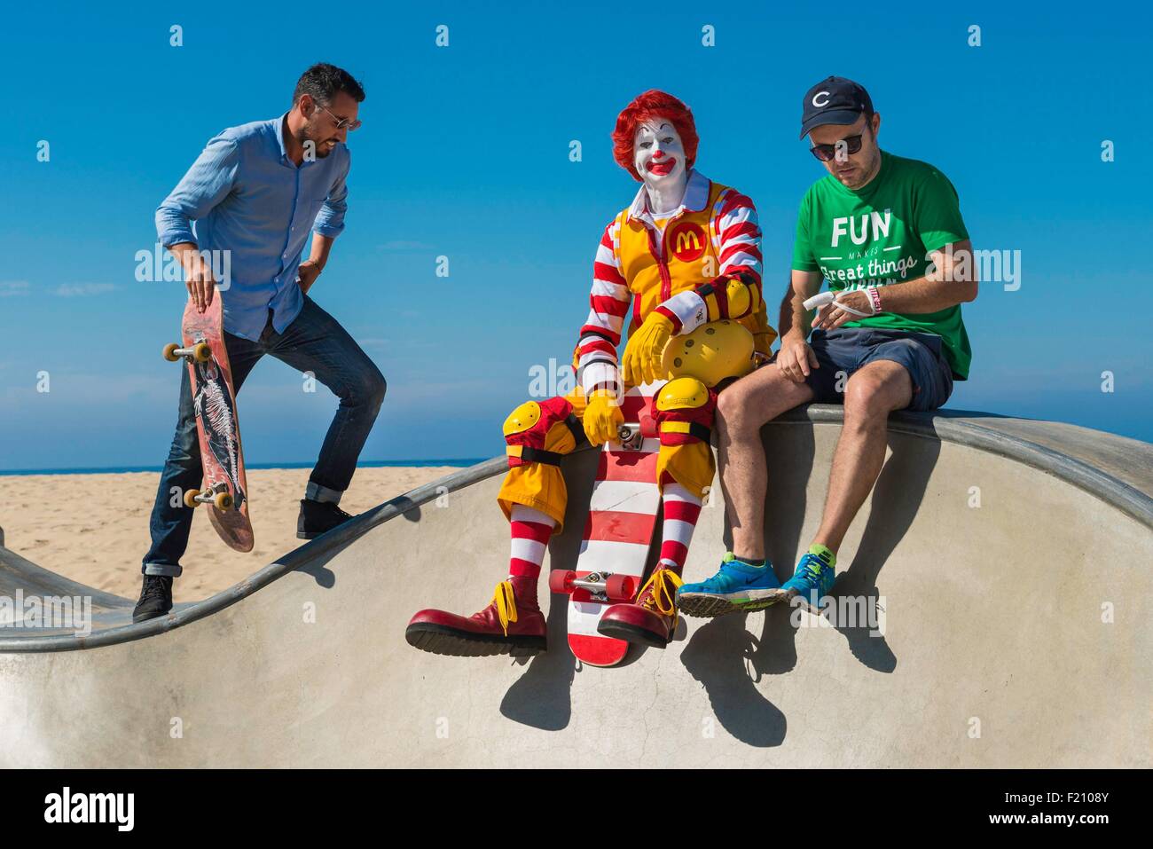 Gli Stati Uniti, California, Los Angeles, Venice Beach, Ronald McDonald a skatepark Foto Stock
