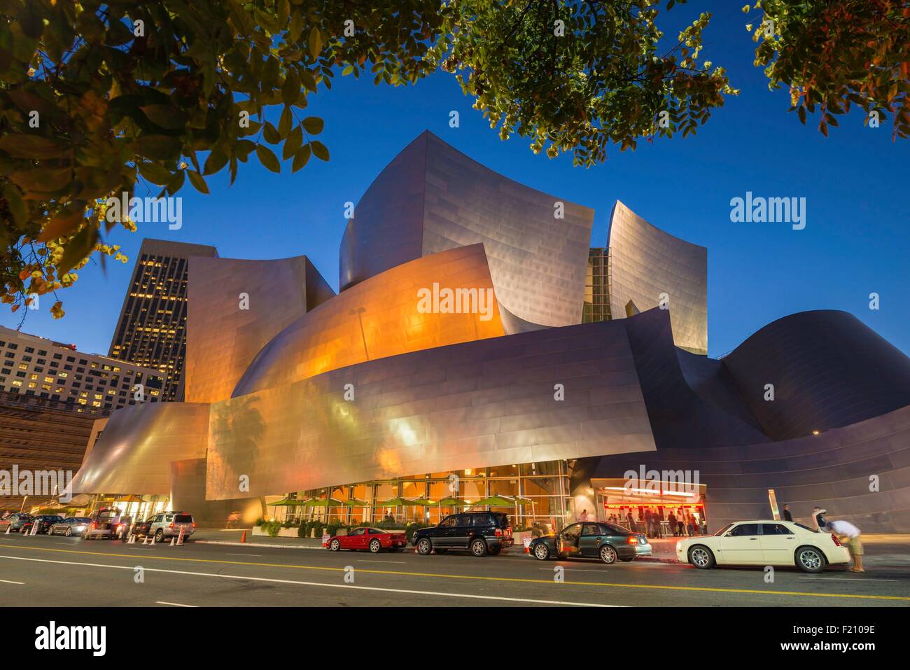 Gli Stati Uniti, California, Los Angeles, Disney Concert Hall progettato da Frank Gehry Foto Stock
