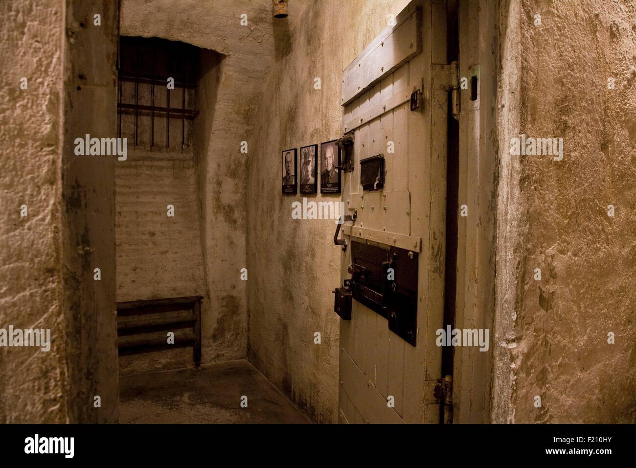 Ungheria, Budapest, elencato come patrimonio mondiale dall'UNESCO, la Casa del Terrore Museum, prigione Foto Stock