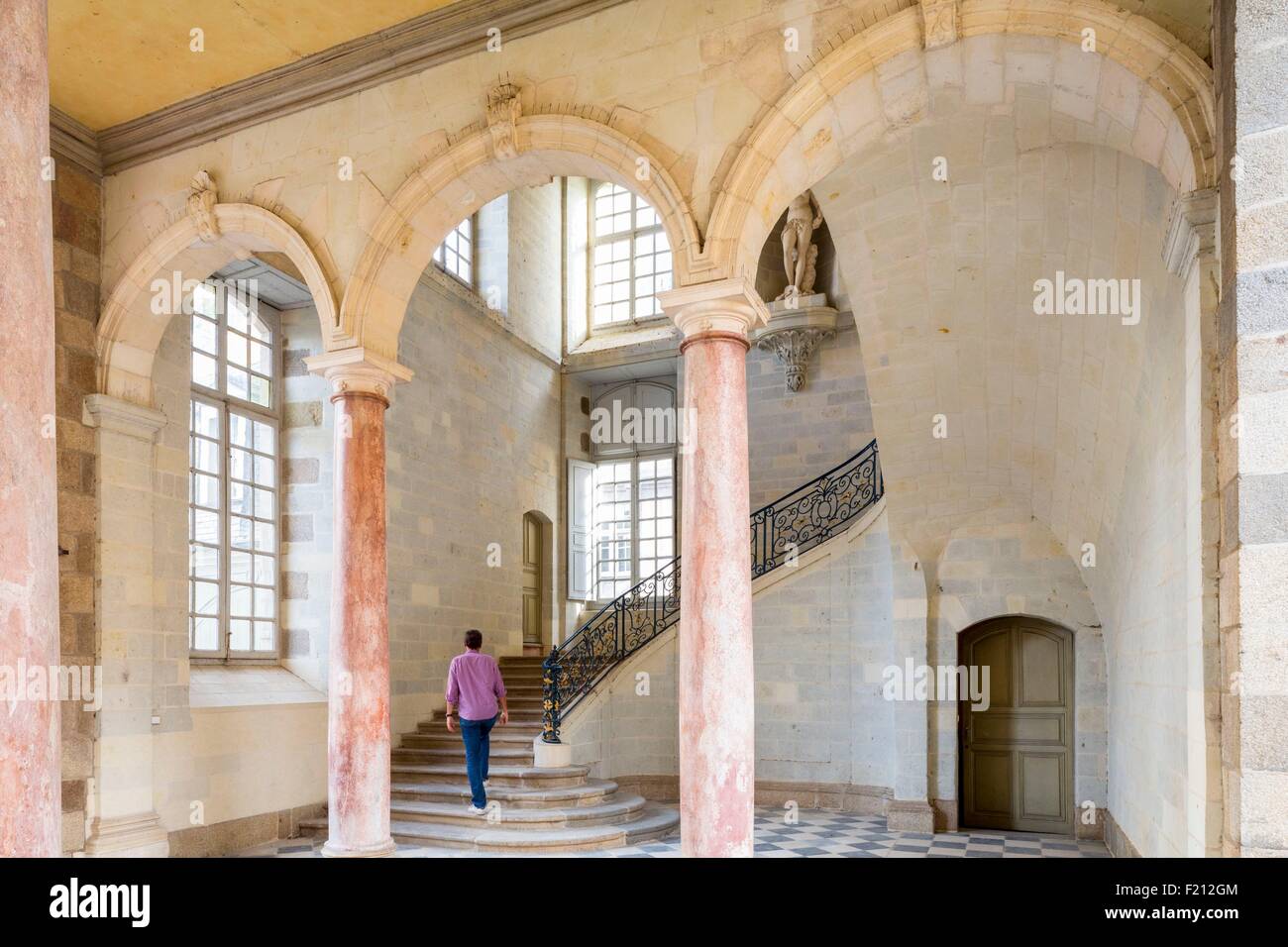 Francia, Ille et Vilaine, Rennes, città vecchia, strada della Sala Capitolare Blossac (XVIII secolo), la scala 1730 Foto Stock