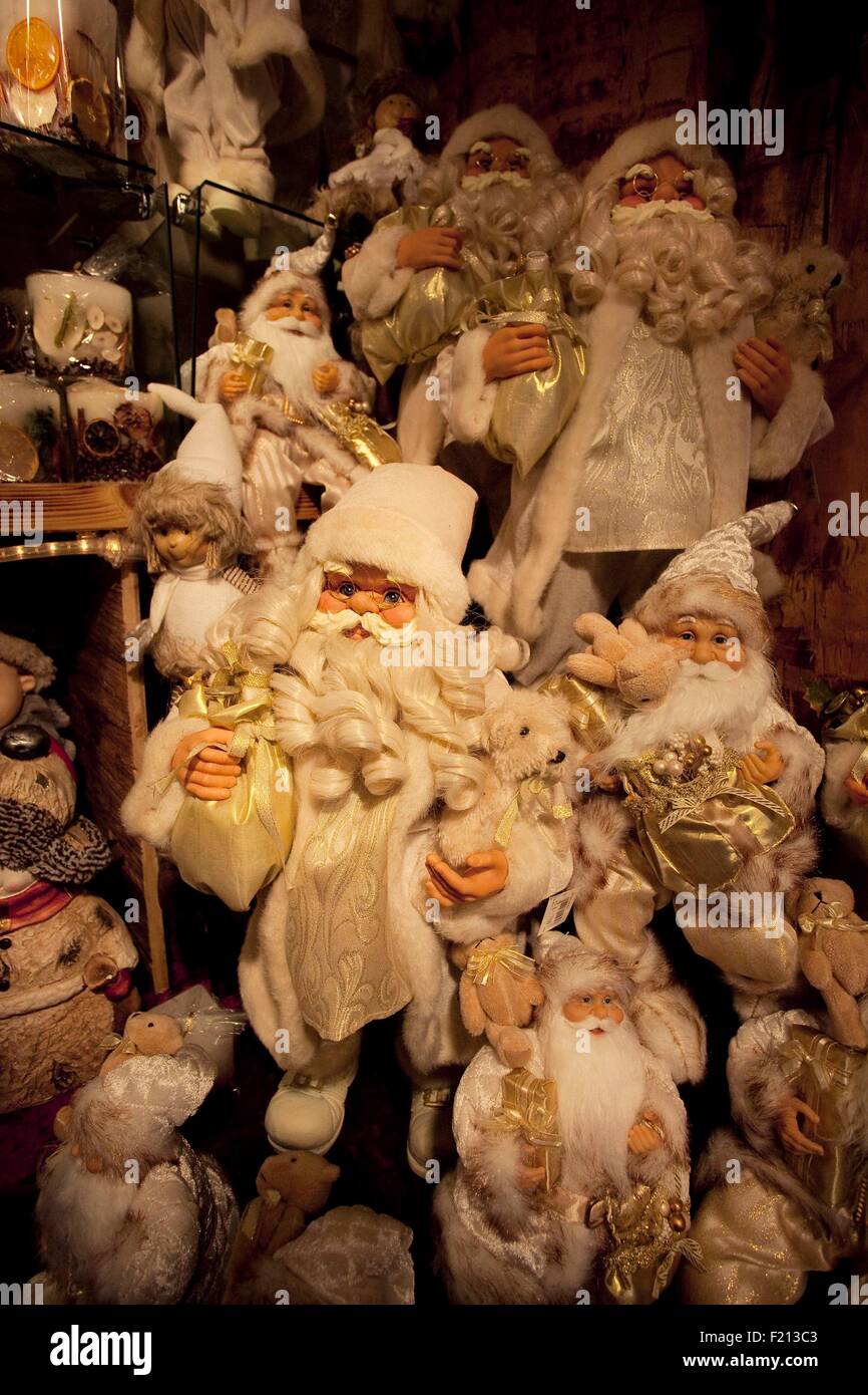 Austria, Salisburgo, Natale, Babbo Natale bambole al mercatino di Natale Foto Stock