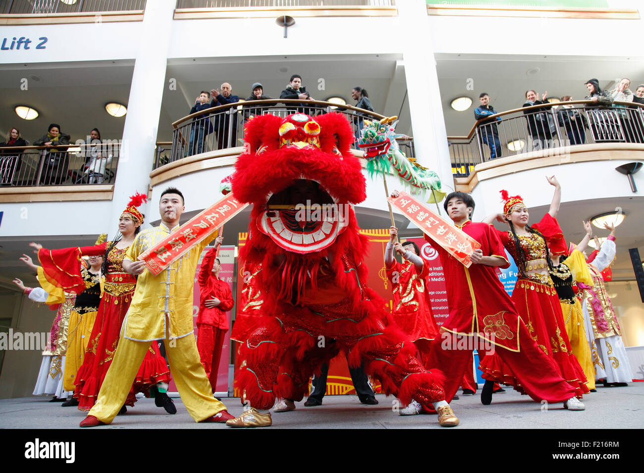 Sagre, nuovo anno cinese, Croydon, Surrey, Inghilterra. Foto Stock