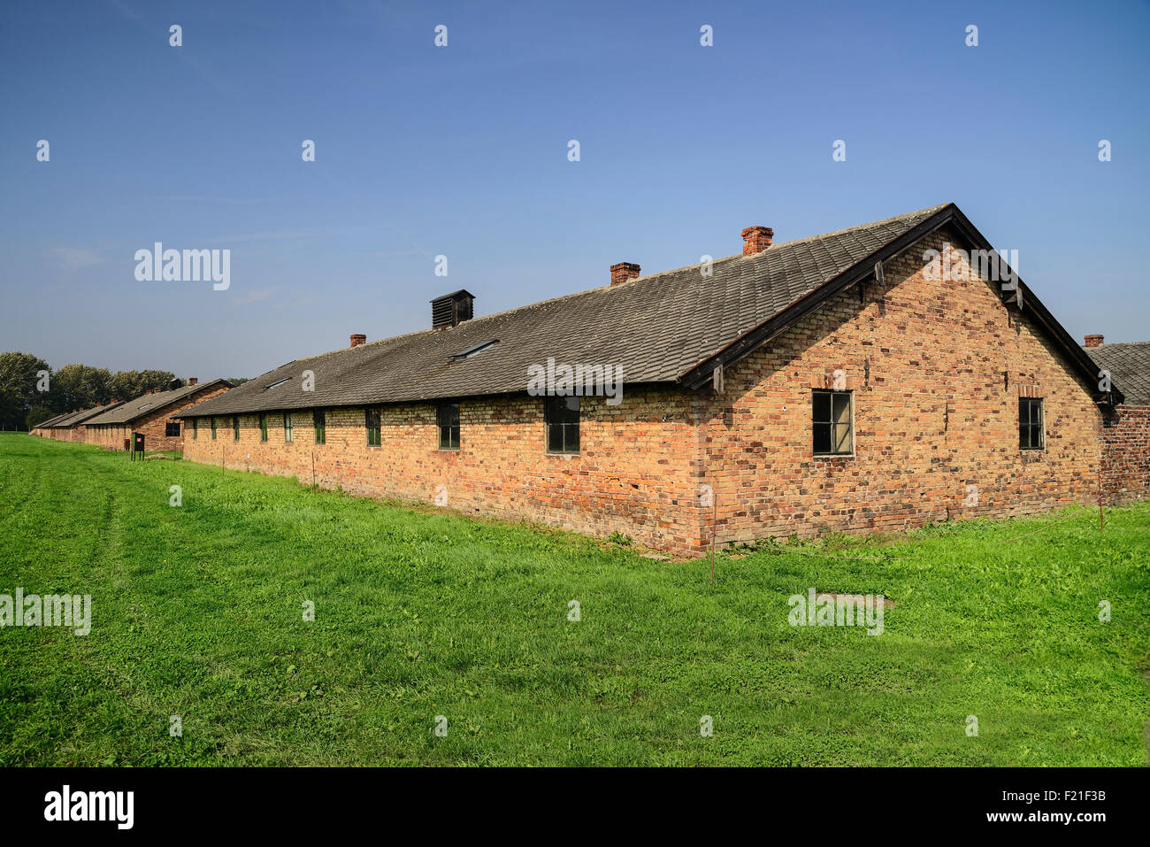 Polonia, Auschwitz-Birkenau Museo di Stato, Birkenau Campo di Concentramento, conservate prigioniero caserma. Foto Stock