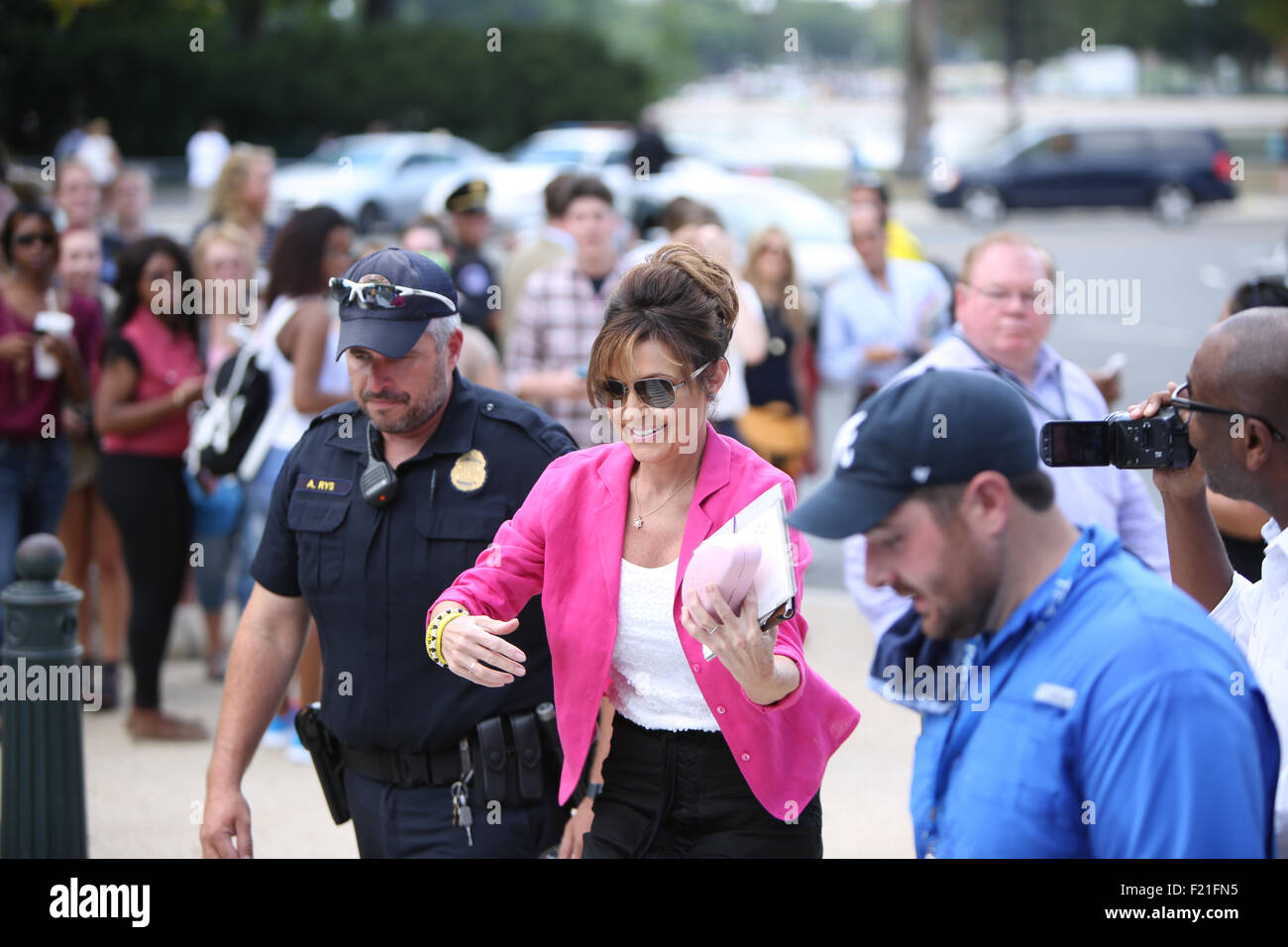 Washington DC, Stati Uniti d'America. Il 9 settembre, 2015. Sarah Palin arriva al Rally contro il nucleare Iran trattativa. Credito: Khamp Sykhammountry/Alamy Live News Foto Stock