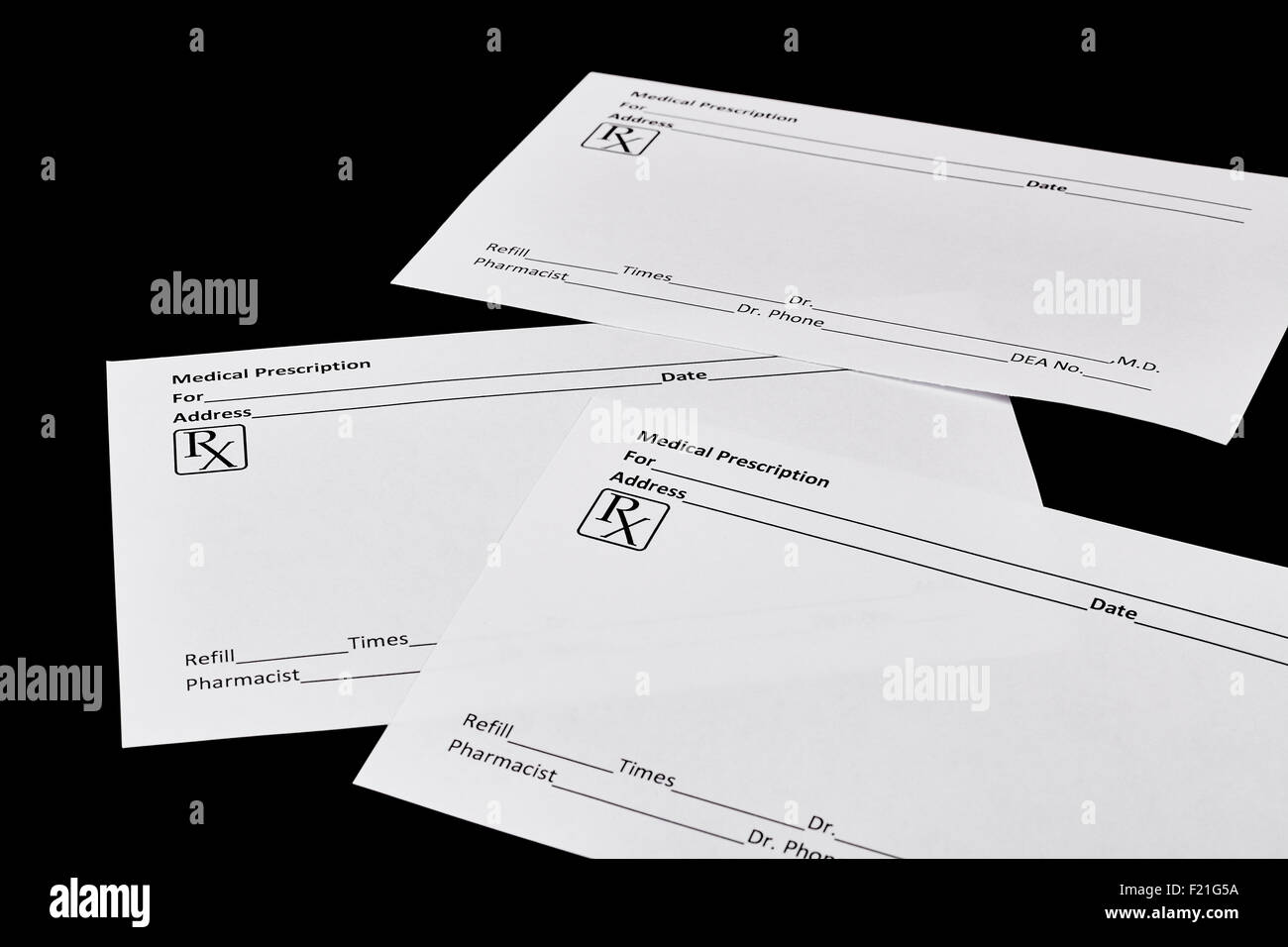 White Prescrizione Medica forme isolate su nero Foto Stock