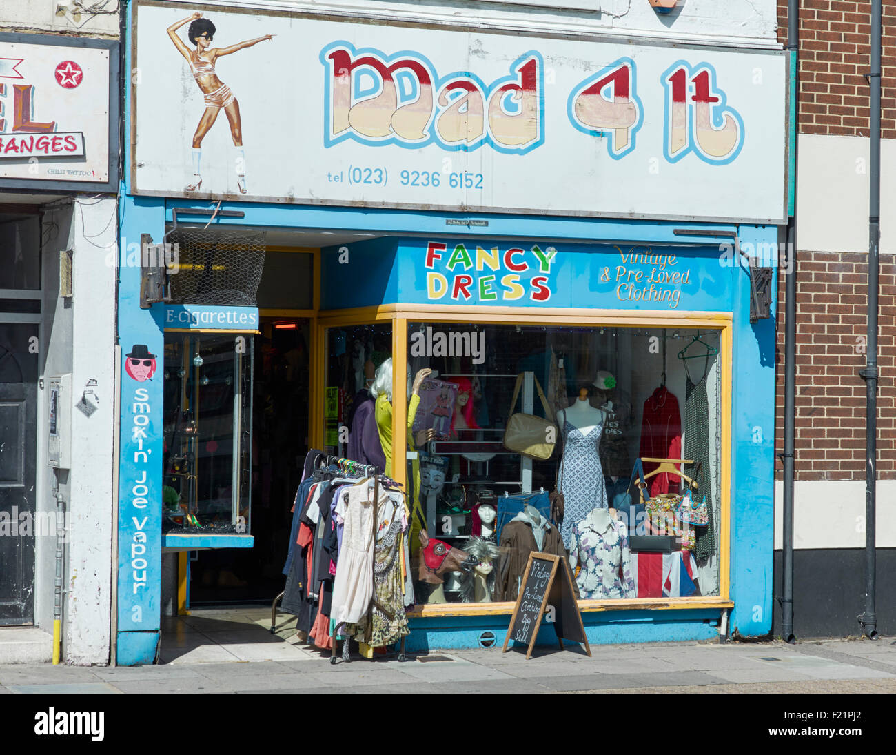 Vintage pre amato shop in Portsmouth Foto Stock