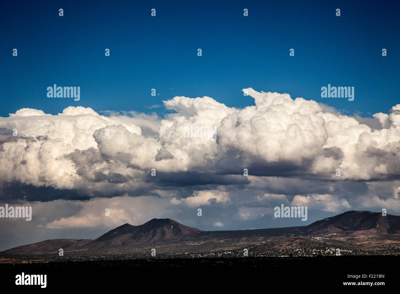 Nuvole sky Teotihuacan sito archeologico del patrimonio mondiale Unesco Messico America Foto Stock