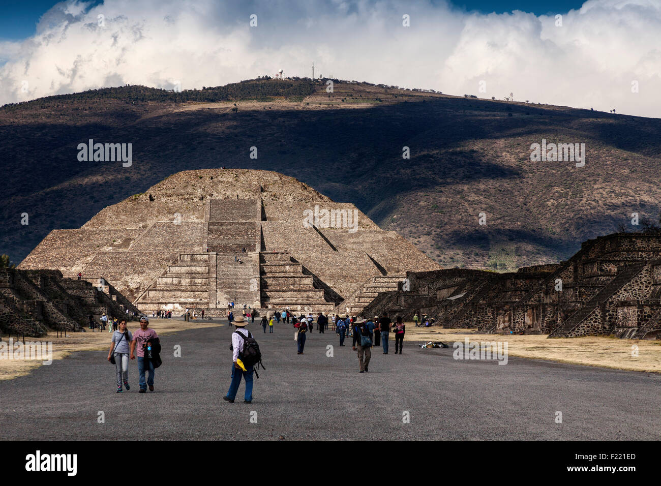 La Piramide della Luna di Teotihuacan sito archeologico del patrimonio mondiale Unesco Messico America Foto Stock