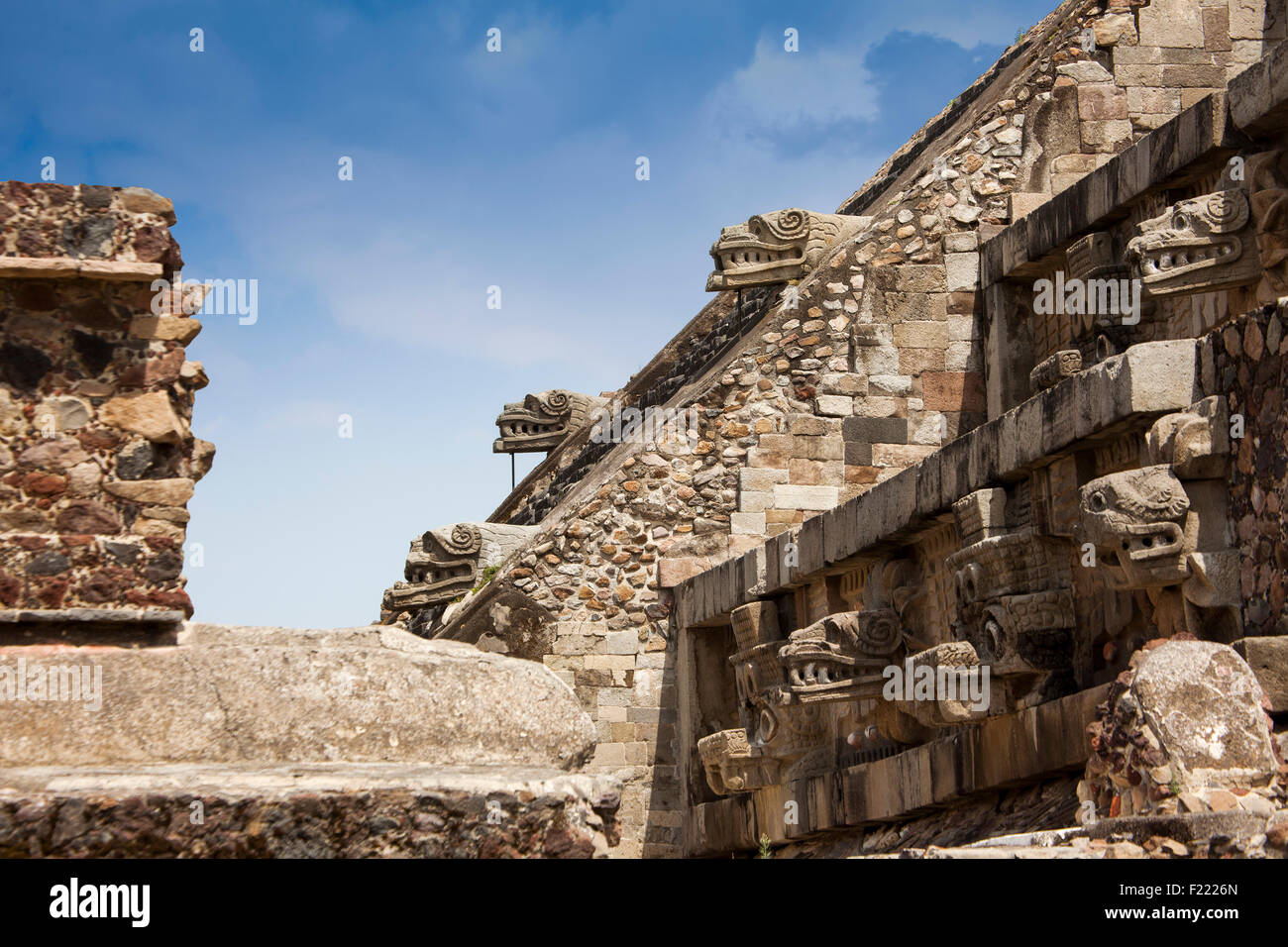 Templo de la serpiente emplumada Teotihuacan sito archeologico del patrimonio mondiale Unesco Messico America del Nord Foto Stock