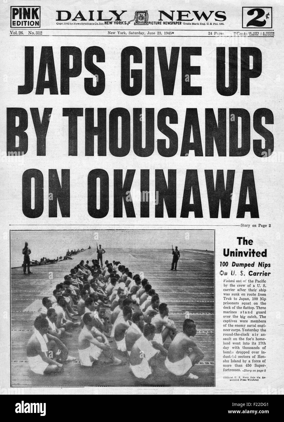 1945 Daily News (New York) pagina anteriore segnalato la battaglia di Okinawa Foto Stock