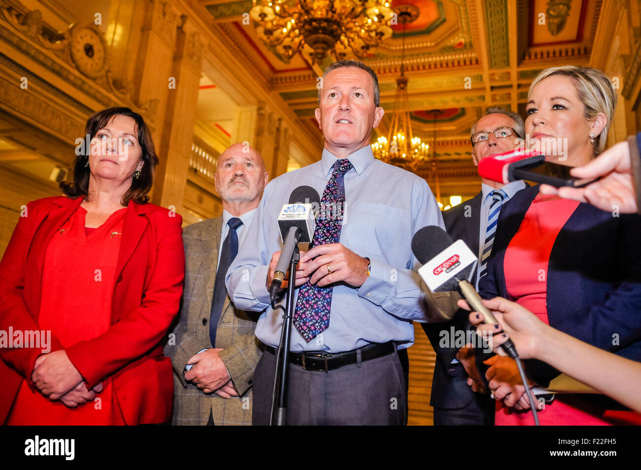 Belfast, Irlanda del Nord, Regno Unito. 10 Settembre, 2015. Conor Murphy dal Sinn Fein chiede altri partiti politici a non rinviare o sospendere l'Assemblea dell'Irlanda del Nord. Credito: Stephen Barnes/Alamy Live News Foto Stock