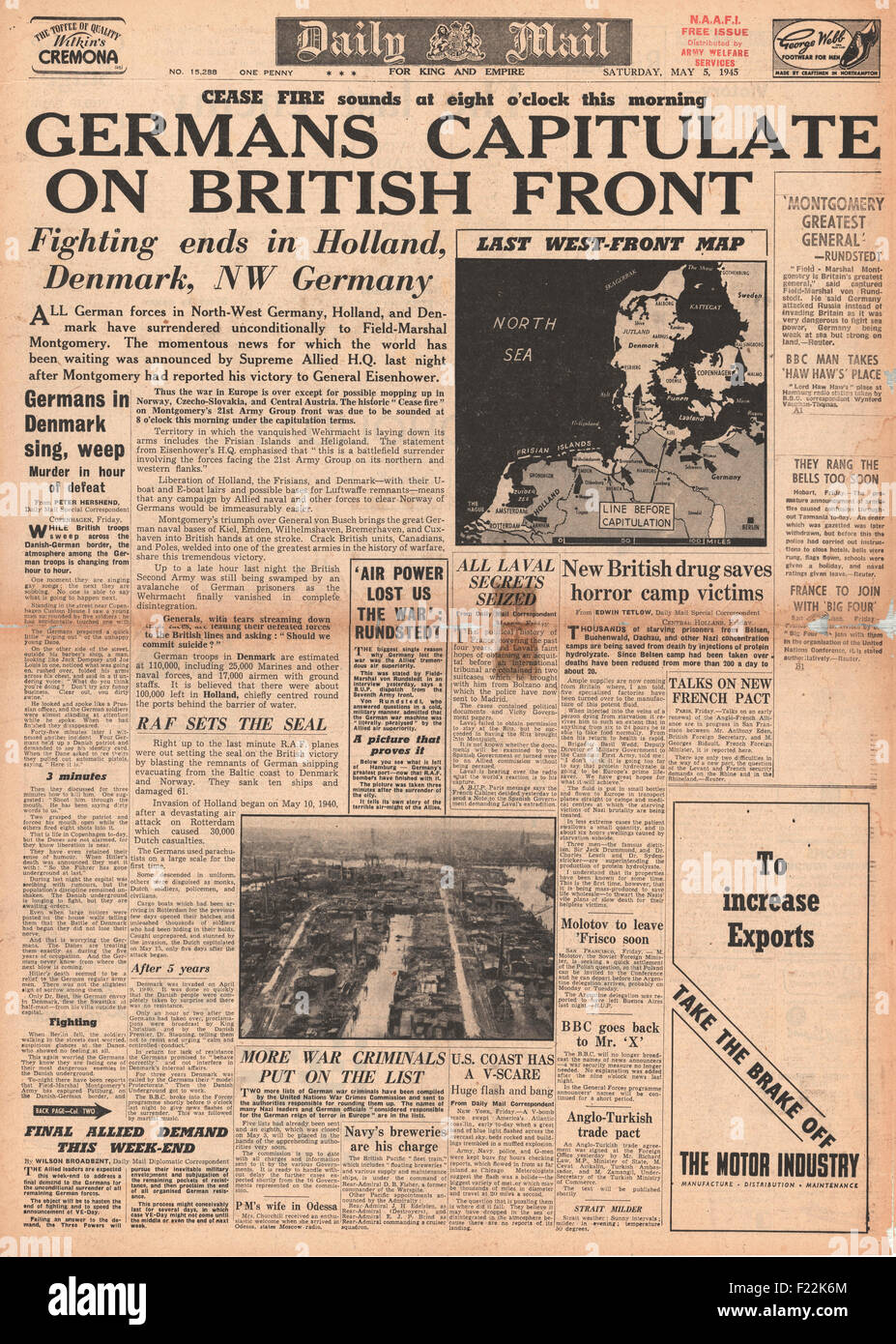 1945 Daily Mail front page reporting Germania si arrende in Danimarca, Olanda e N. W. Germania Foto Stock