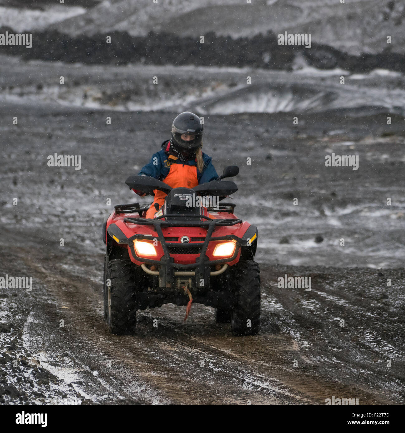 Guida fuori strada su un quadbike, Grindavik, Islanda Foto Stock