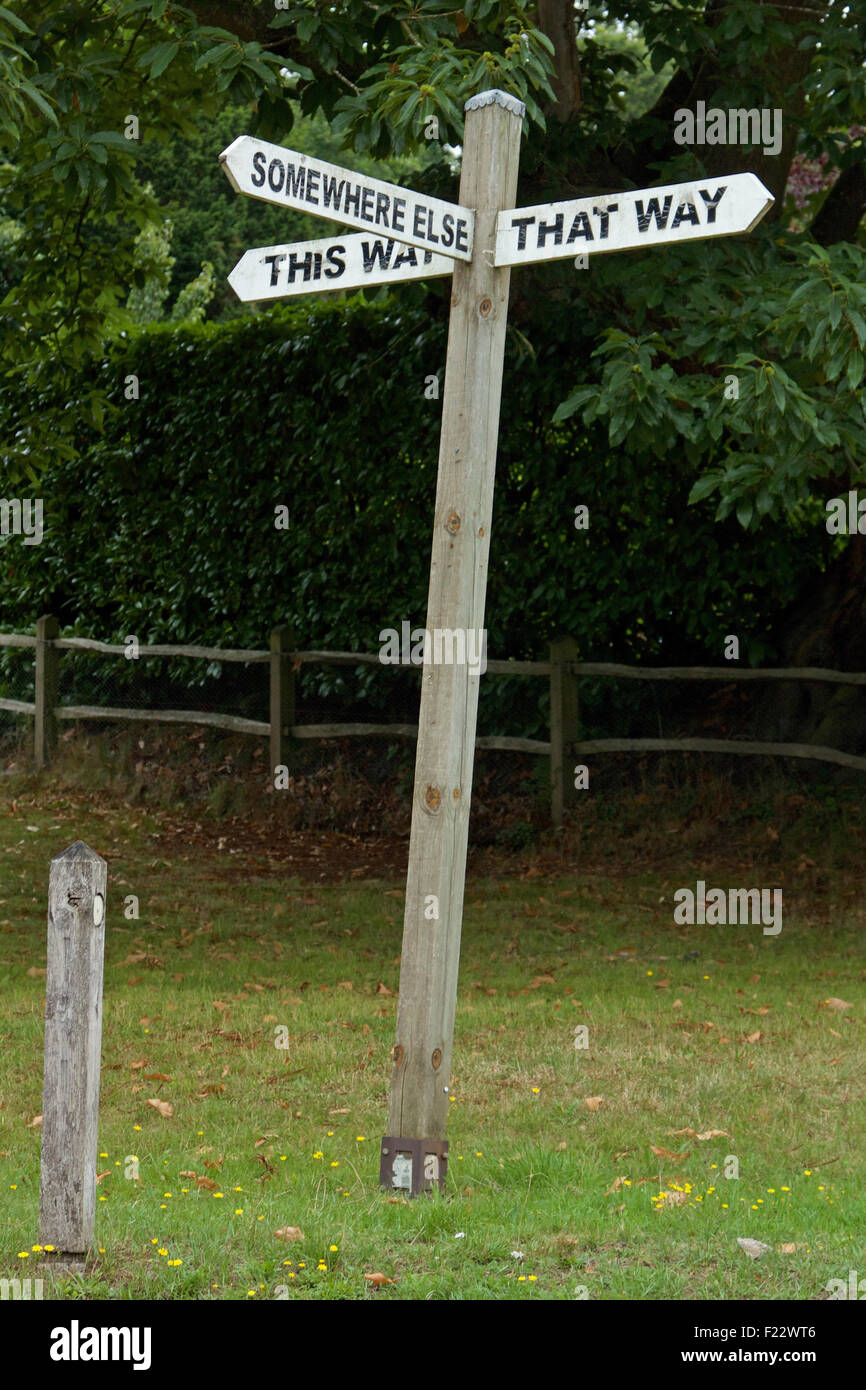 Cartello ingannevole a Blackheath, Surrey, Inghilterra. Foto Stock