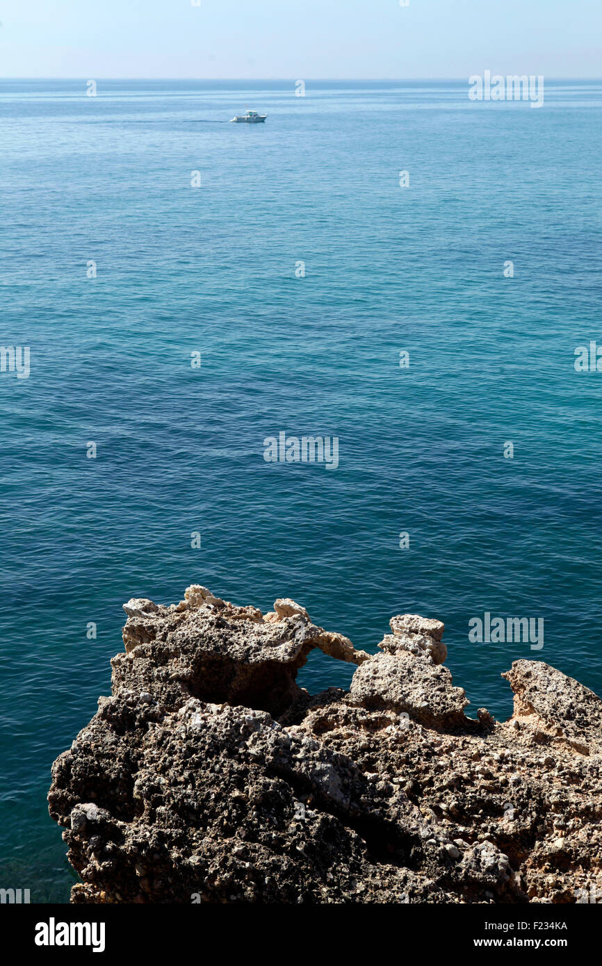 Percorso tra l'Ametlla de Mar e l'ampolla, Costa Daurada, Catalogna, Spagna. Foto Stock