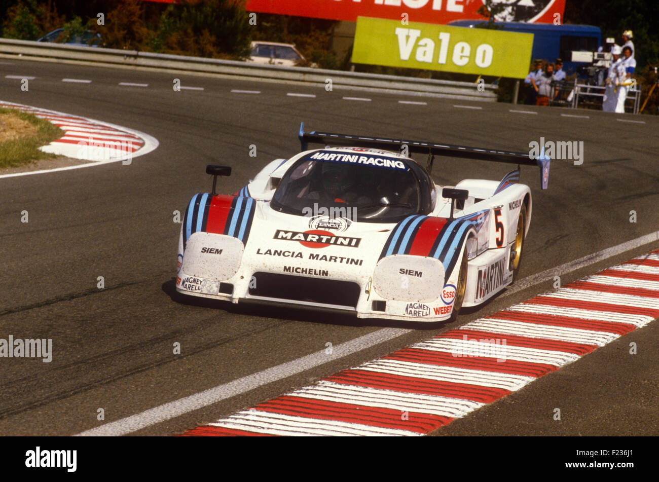 5 Henri Pescarolo e Mauro Baldi Lancia Ferrari LC2 Le Mans 16 Giugno 1985 Foto Stock