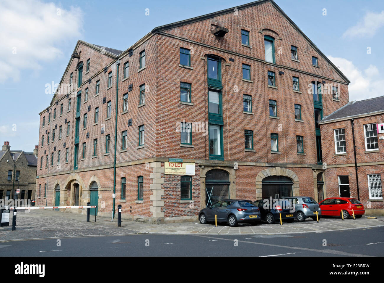Il Terminal warehouse, Victoria Quays Sheffield England, il magazzino industriale convertito in appartamenti, edificio storico di II grado della vita nella città interna Foto Stock