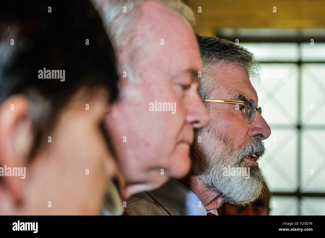 Belfast, Regno Unito. 10 Settembre, 2015. Gerry Adams dà il suo parere prima della DUP dimettendosi dall'Irlanda del Nord Executive. Credito: Stephen Barnes/Alamy Live News Foto Stock