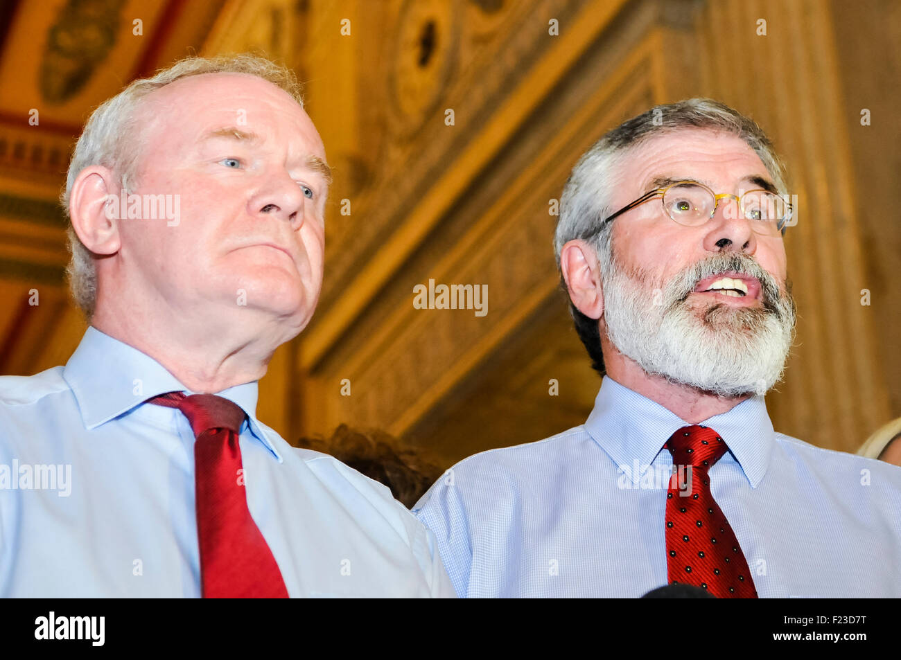 Belfast, Regno Unito. 10 Settembre, 2015. Gerry Adams dà il suo parere prima della DUP dimettendosi dall'Irlanda del Nord Executive. Credito: Stephen Barnes/Alamy Live News Foto Stock