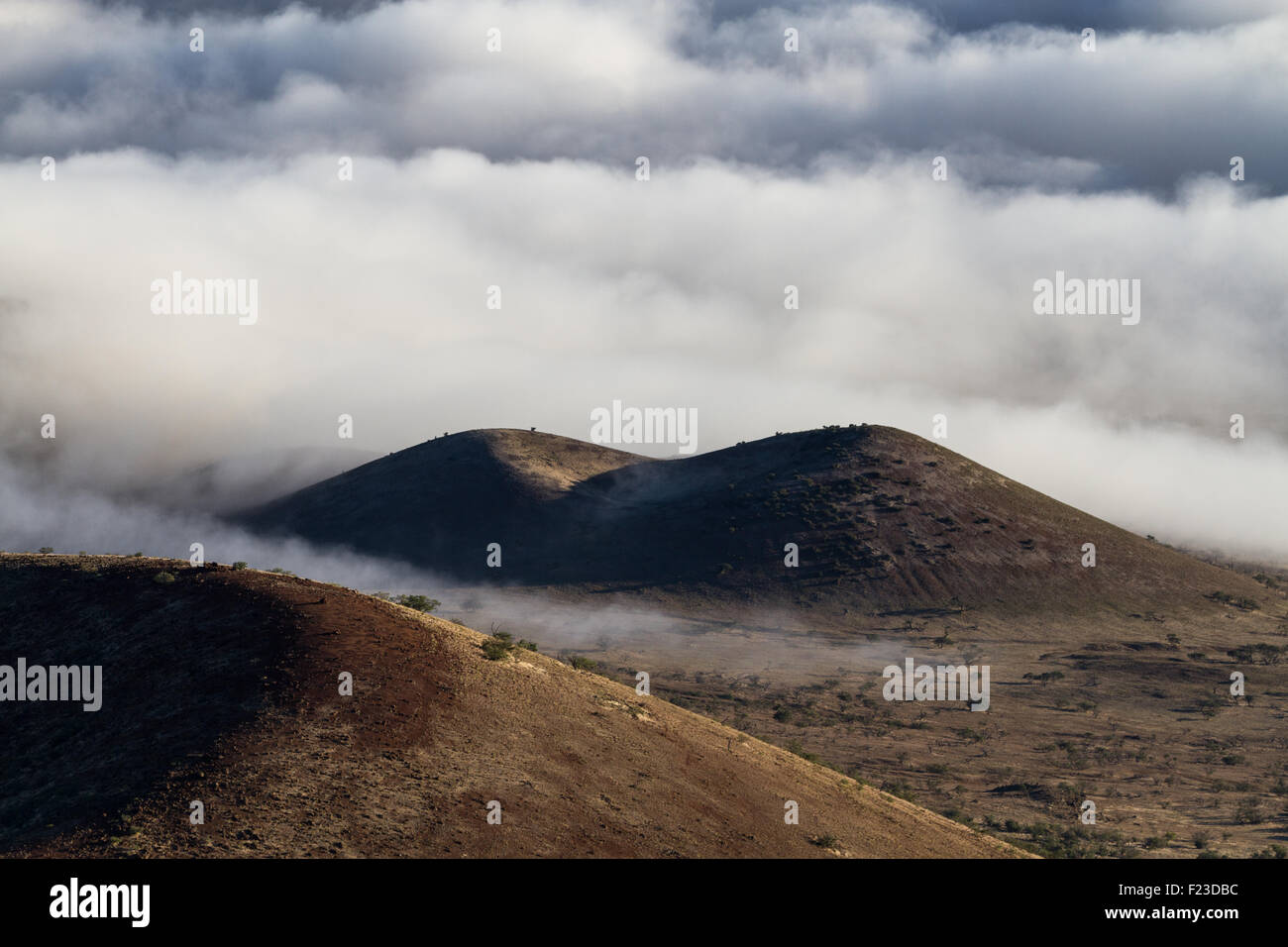 Crateri e nuvole Foto Stock