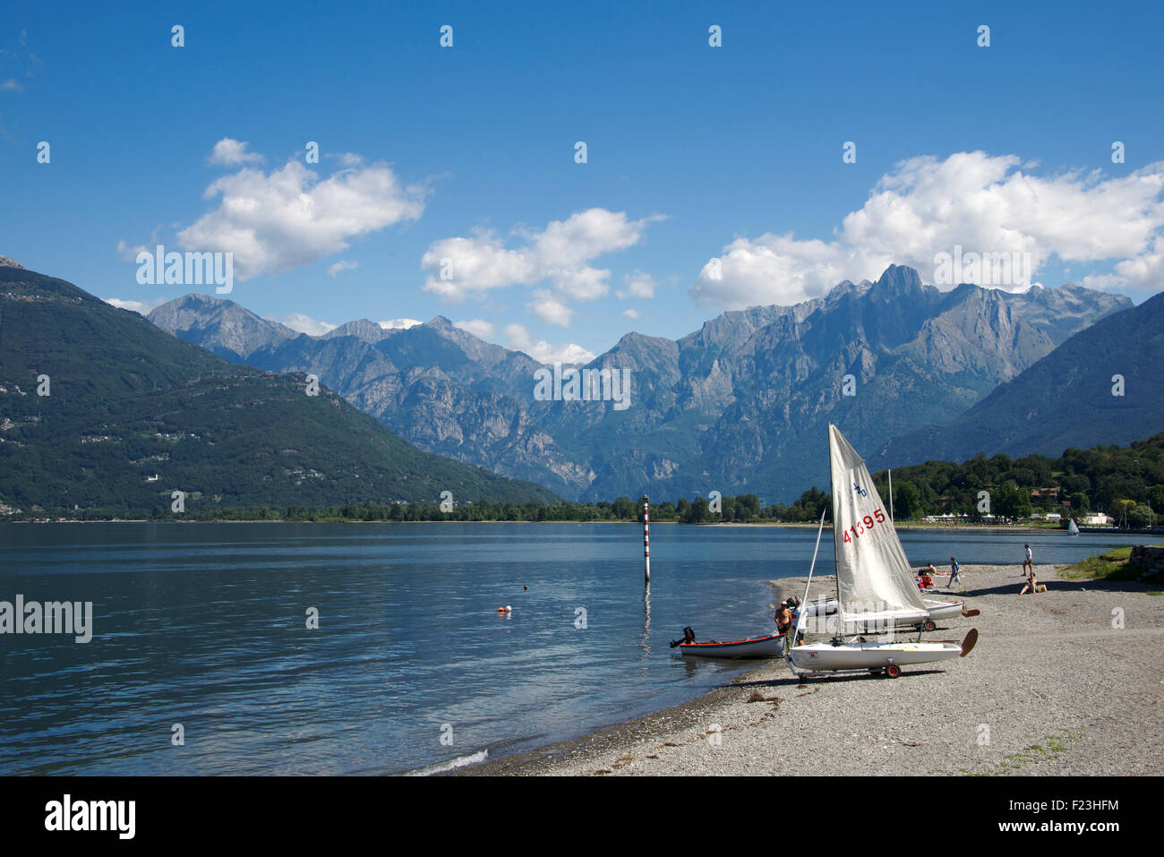 Colico spiaggia ghiaiosa Lago di Como lombardia italia Foto Stock