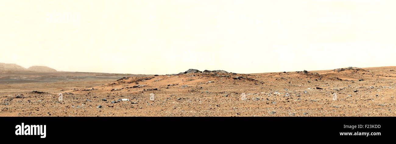 Paesaggio marziano. Curiosità Sol 343 Vista con 'Twin Cairns' sulla strada per il Monte Sharp. Curiosità Rover 2013. Credit NASA Foto Stock