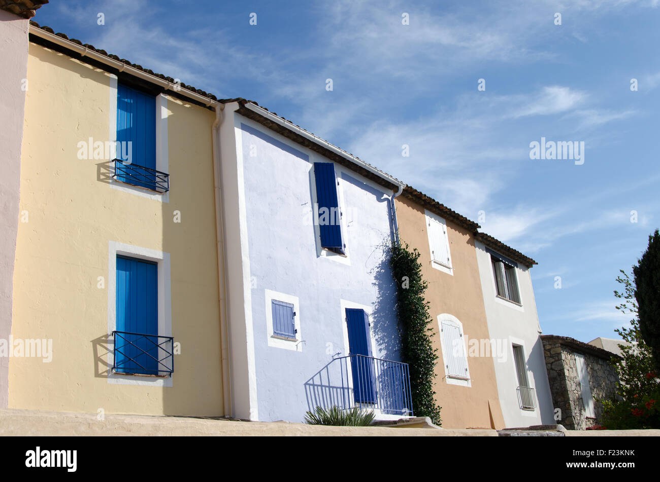 Facciata di architettura degli edifici bellissimi edifici di colore beige Foto Stock