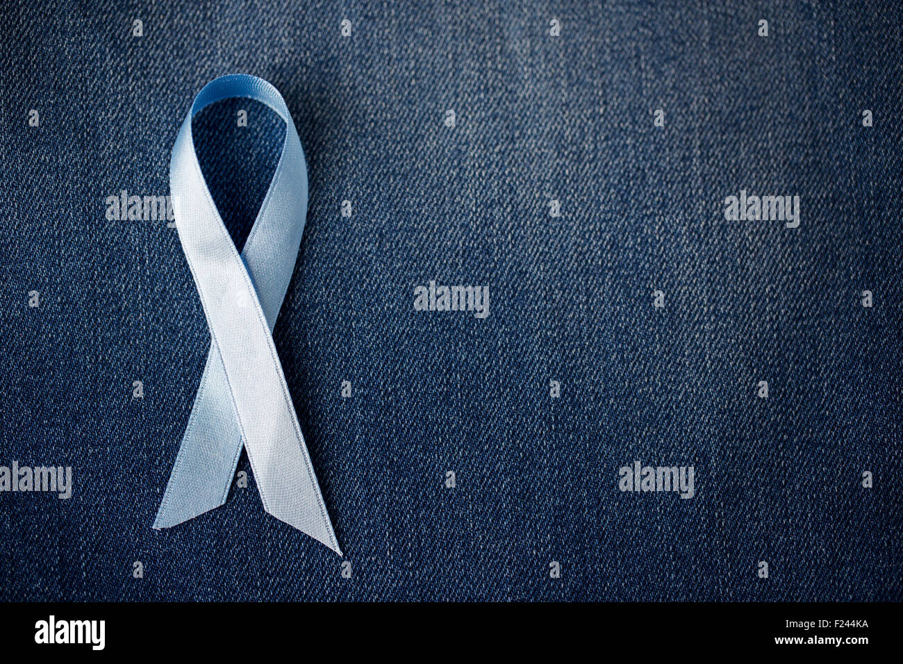 Il blu del cancro della prostata consapevolezza ribbon Foto Stock