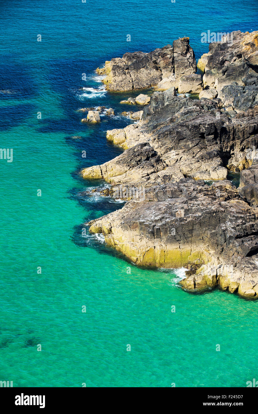 Acquamarina mare off il Cornish Coast vicino Zennor, Cornwall, Regno Unito. Foto Stock