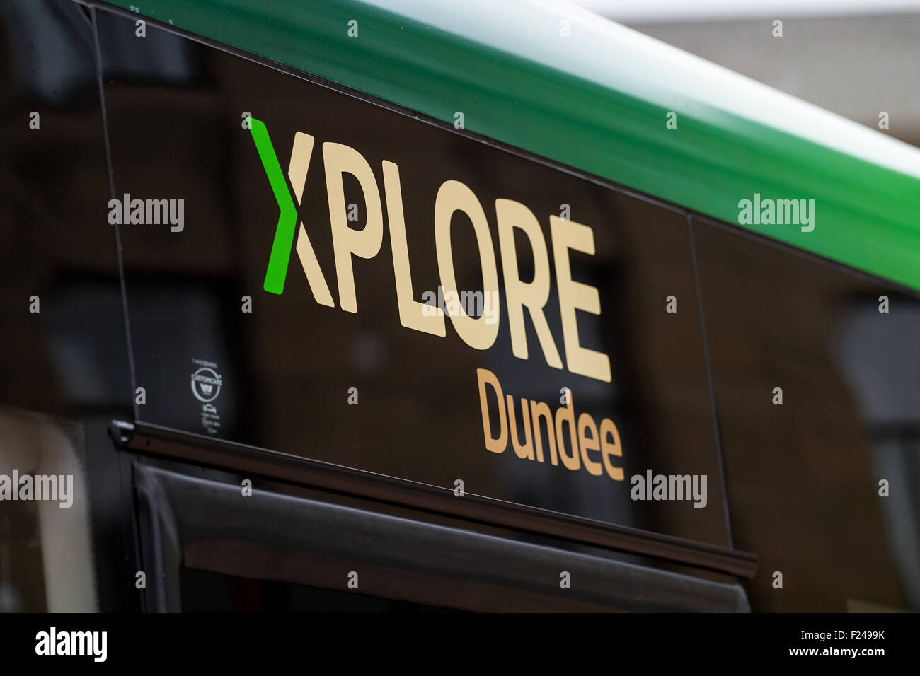 Dundee, Tayside, Scozia, Regno Unito, 11 settembre 2015. Xplore Dundee nuovo servizio di autobus urbano sarà in funzione il 13 settembre 2015. Xplore Dundee è parte del National Express Group che sarà una nuova Dundee il servizio di trasporto pubblico con la nuova flotta di autobus per la città. Credito: Dundee fotografico / Alamy Live News. Foto Stock