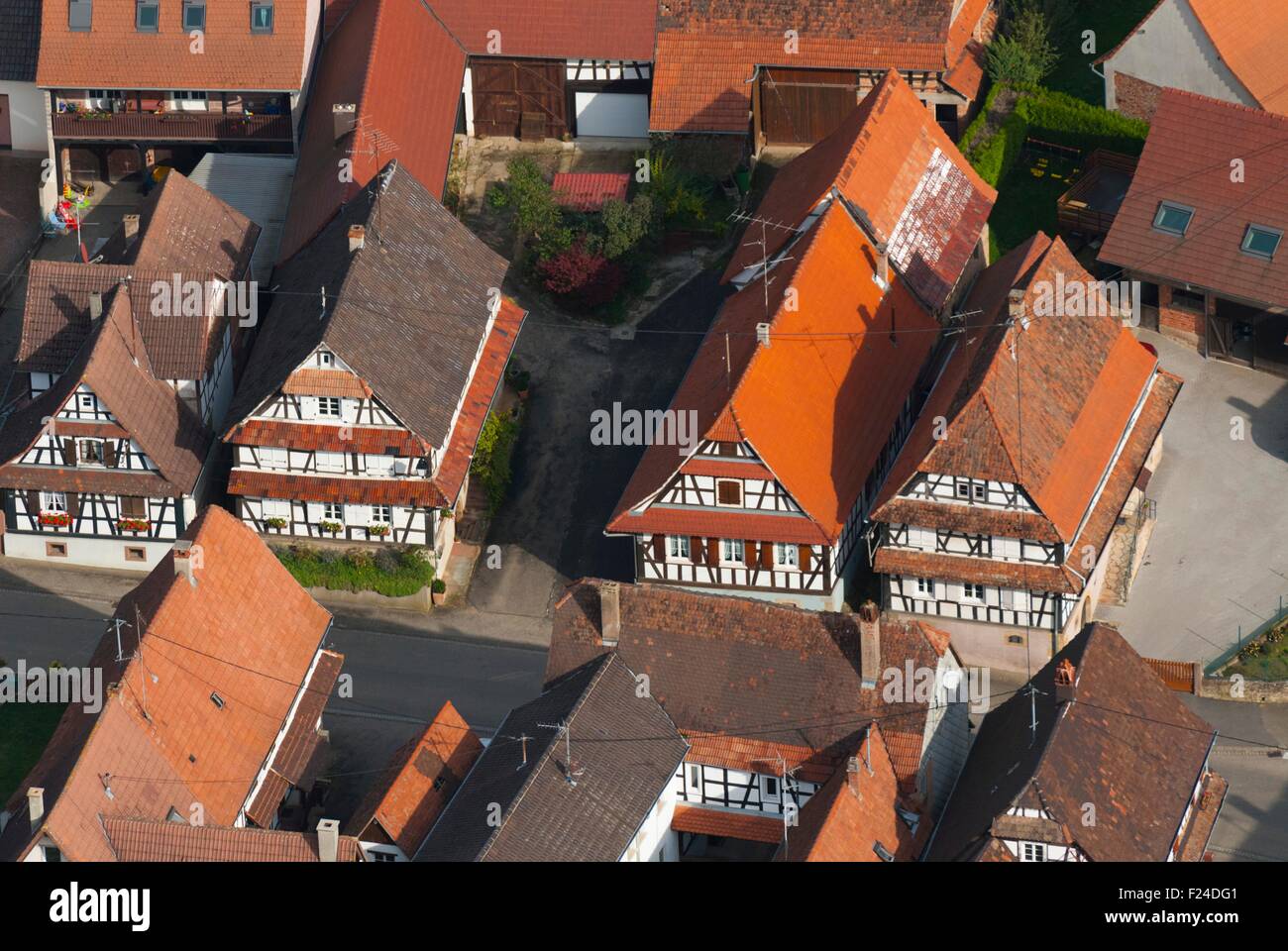 Francia, Bas Rhin (67), villaggio di Hunspach, eletto uno dei più francesi villaggio (vista aerea) Foto Stock