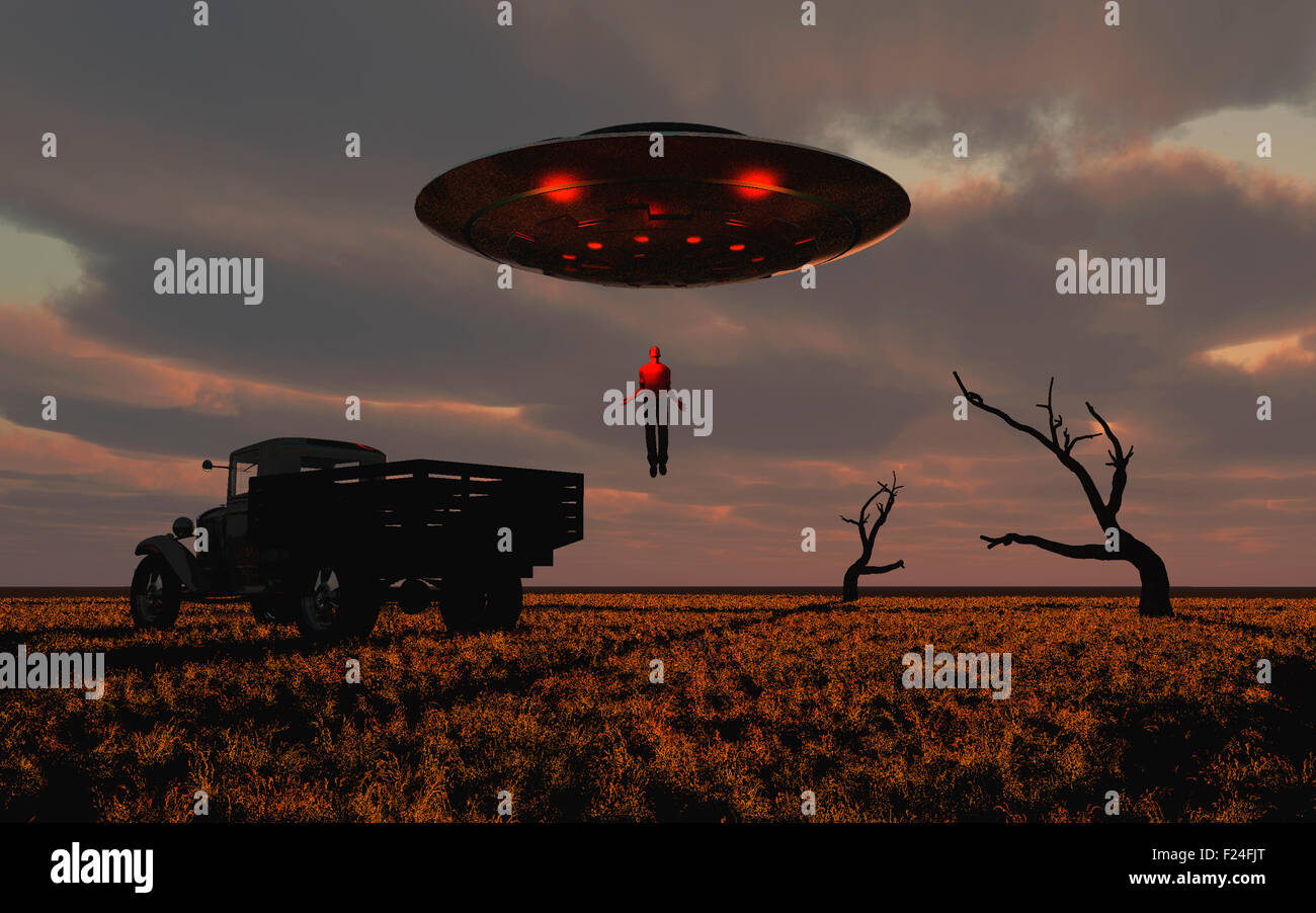 Alien Abduction : un uomo essendo Levitato in un UFO. Foto Stock