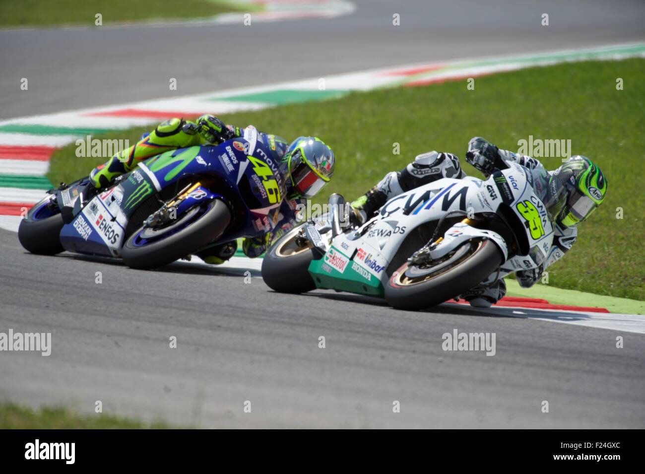 Sul circuito del Mugello, Italia Il 31 maggio 2015. Come la Ducati Moto e il team Repsol Honda bikes ha lottato per la posizione con Valentino Rossi Foto Stock