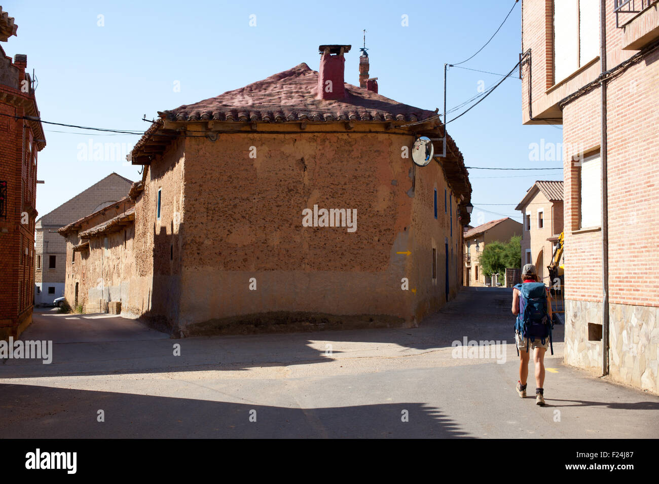 Pellegrino sulla strada che porta a Santiago de Compostela Foto Stock