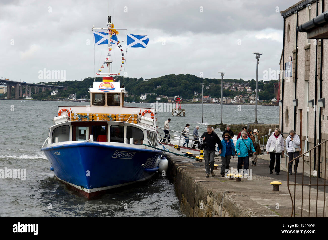 La 'Via Belle' imbarcazione che trasporta i passeggeri da South Queensferry, nei pressi di Edimburgo, all'isola di Inchcolm. Foto Stock