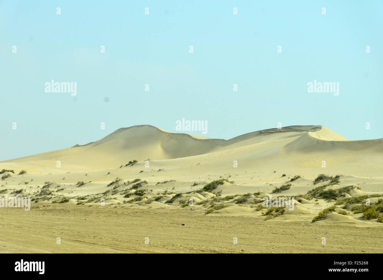 Il paesaggio del deserto a Doha, in Qatar Foto Stock