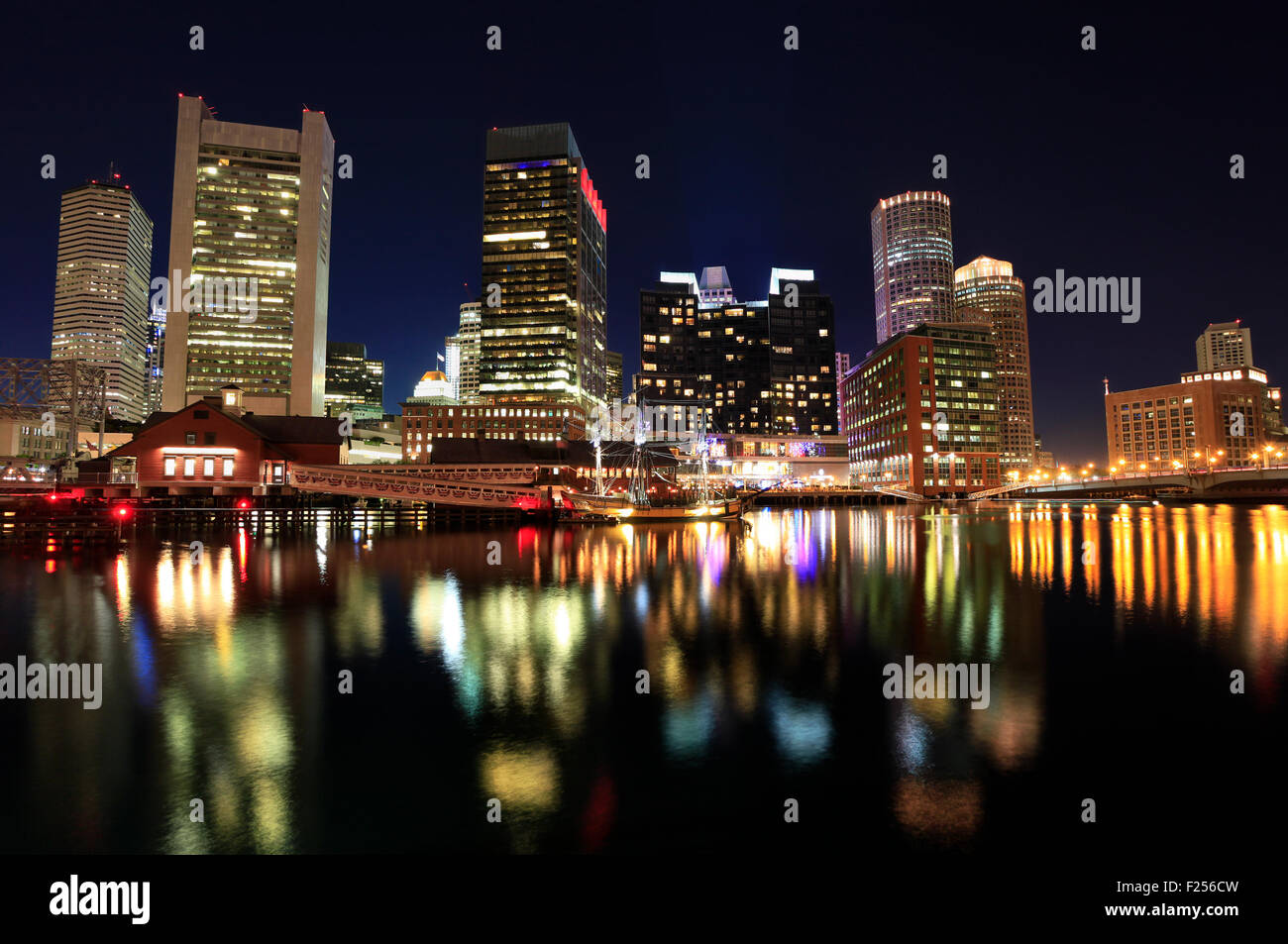 Skyline di Boston di notte, STATI UNITI D'AMERICA Foto Stock