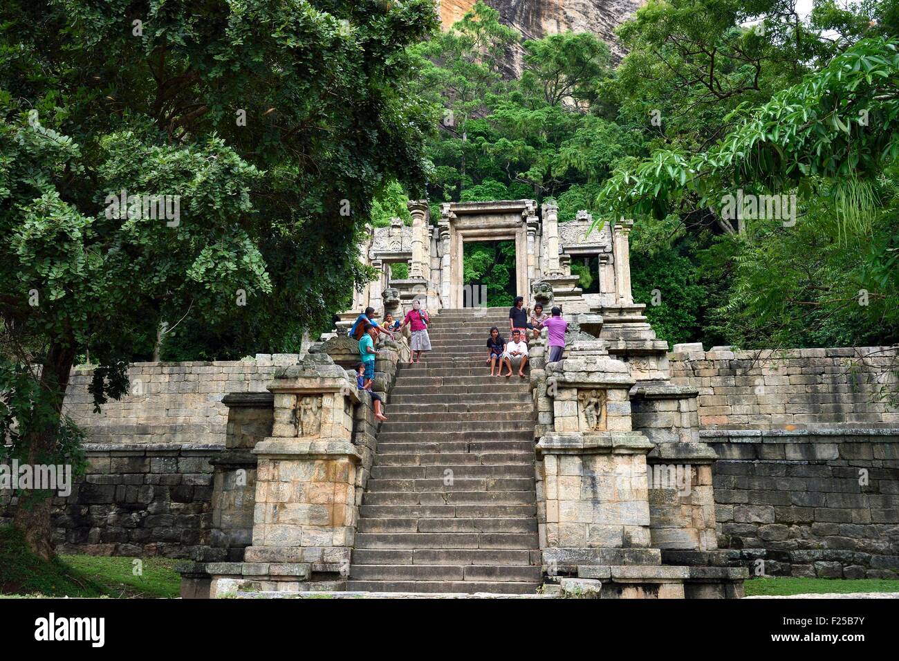 Sri Lanka, Nord provincia occidentale, la cittadella di Yapahuwa scalinata, effimero capitale del paese nel secolo13th Foto Stock