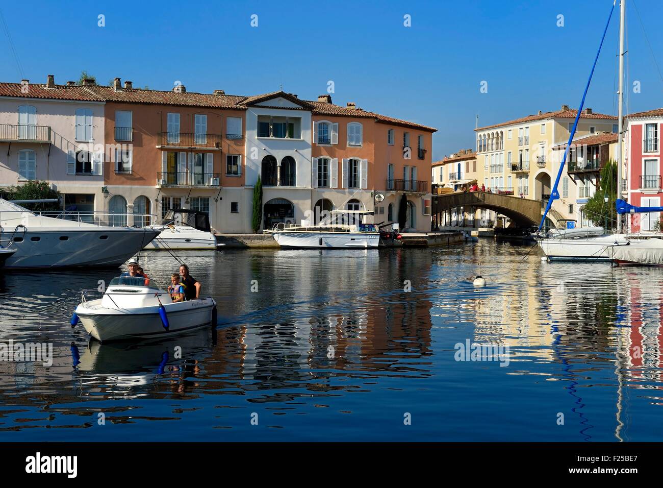 Francia, Var, golfo di St Tropez, il Port Grimaud cittadina balneare Foto Stock