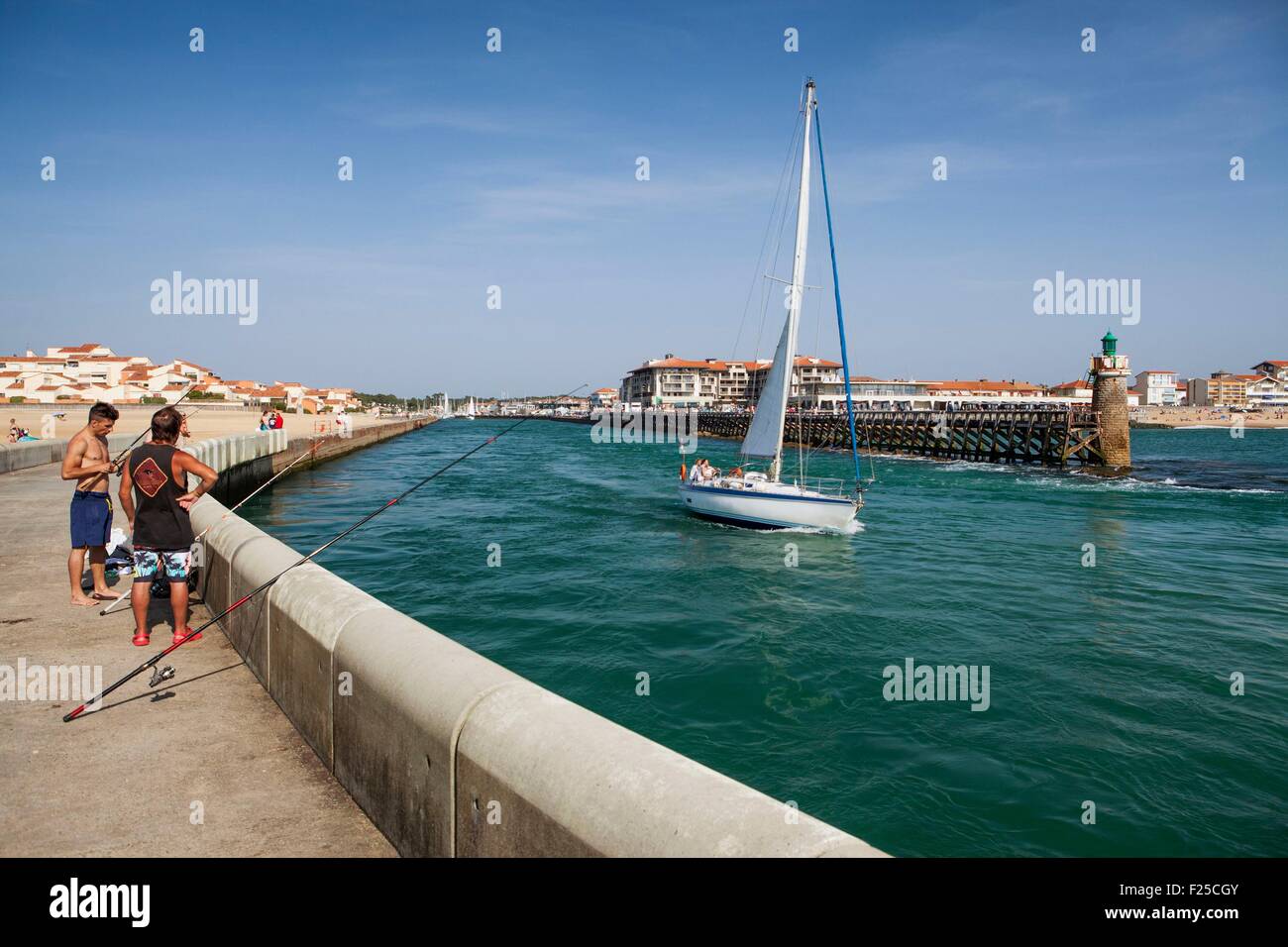 Francia, Landes, Golfo di Biscaglia, Hossegor, ingresso del canale Foto Stock