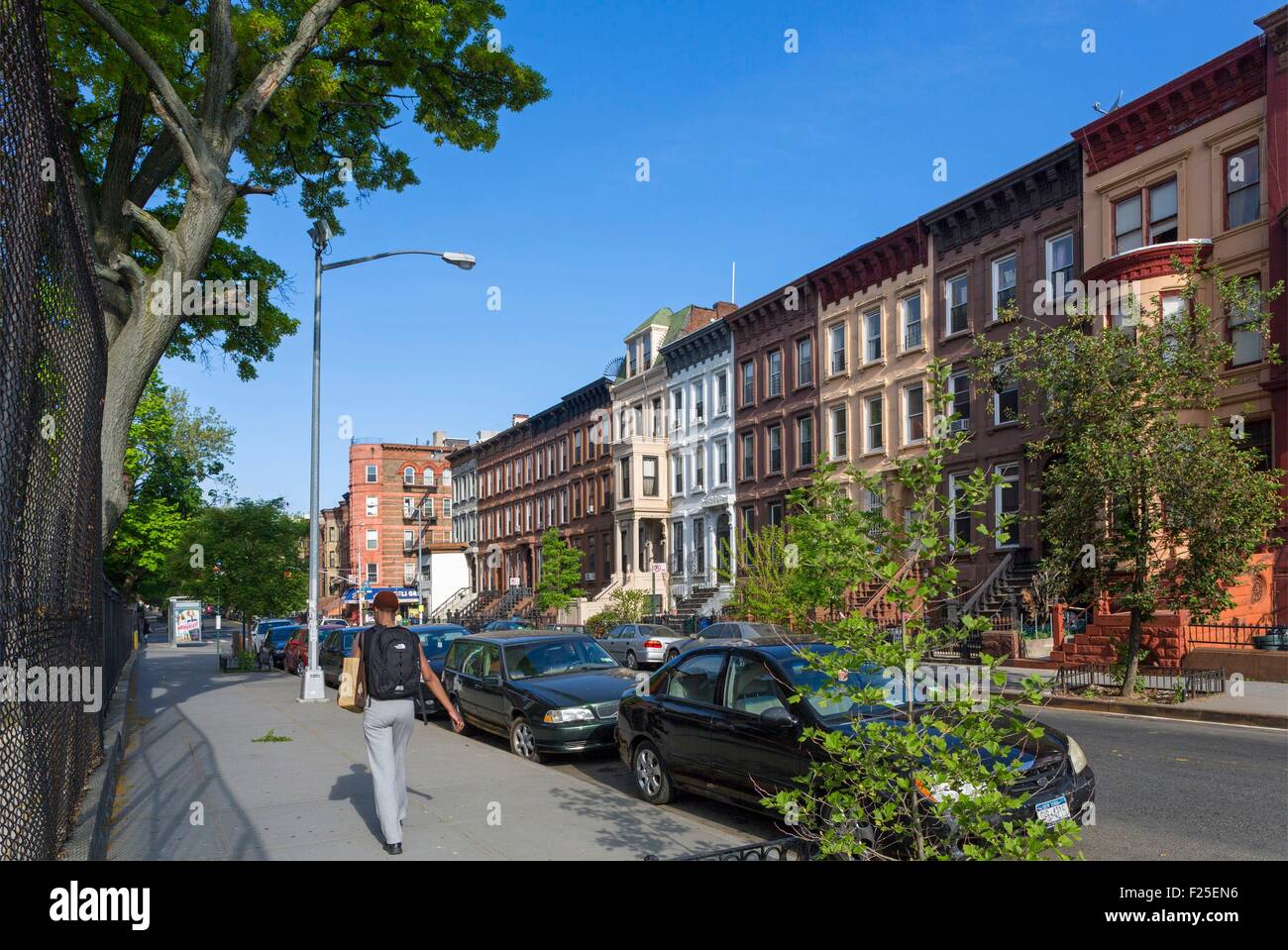 Stati Uniti, New York, Brooklyn, Bedford Stuyvesant neighborhood Bed Stuy, Atmosfera mattutina Foto Stock