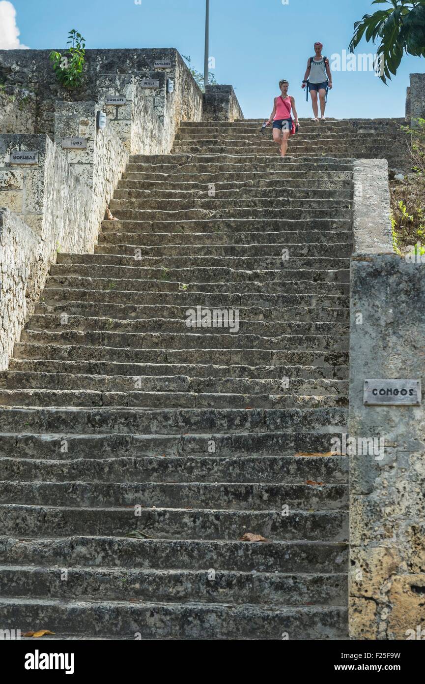 Francia, Guadalupa (Indie occidentali francesi), Grande Terre, Petit Canal, Schiavi Scale è una scala di 49 tagliato di gradini di pietra che portano alla chiesa dove gli schiavi venivano venduti Foto Stock